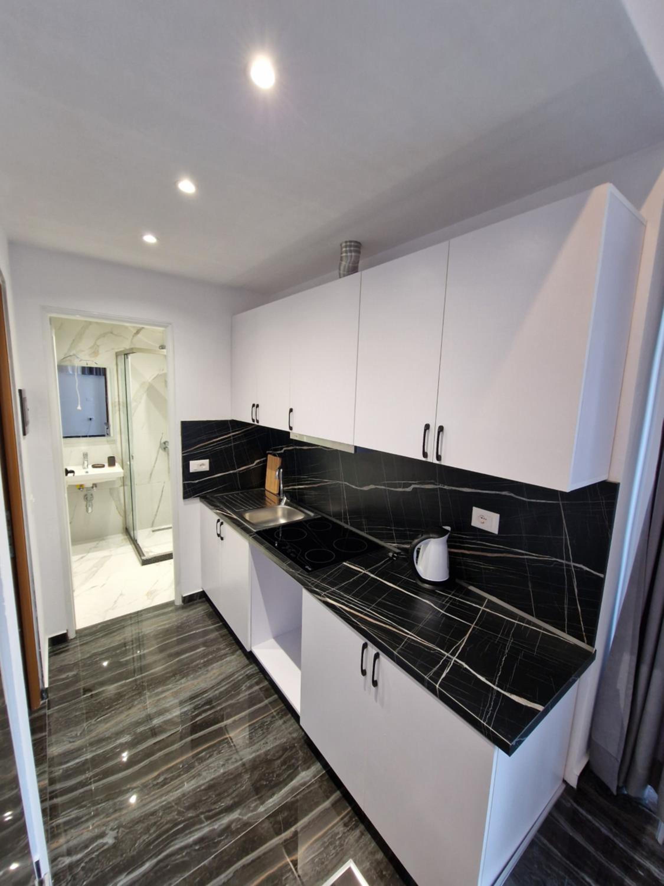One-Bedroom Apartment with Balcony and Sea View photo 2