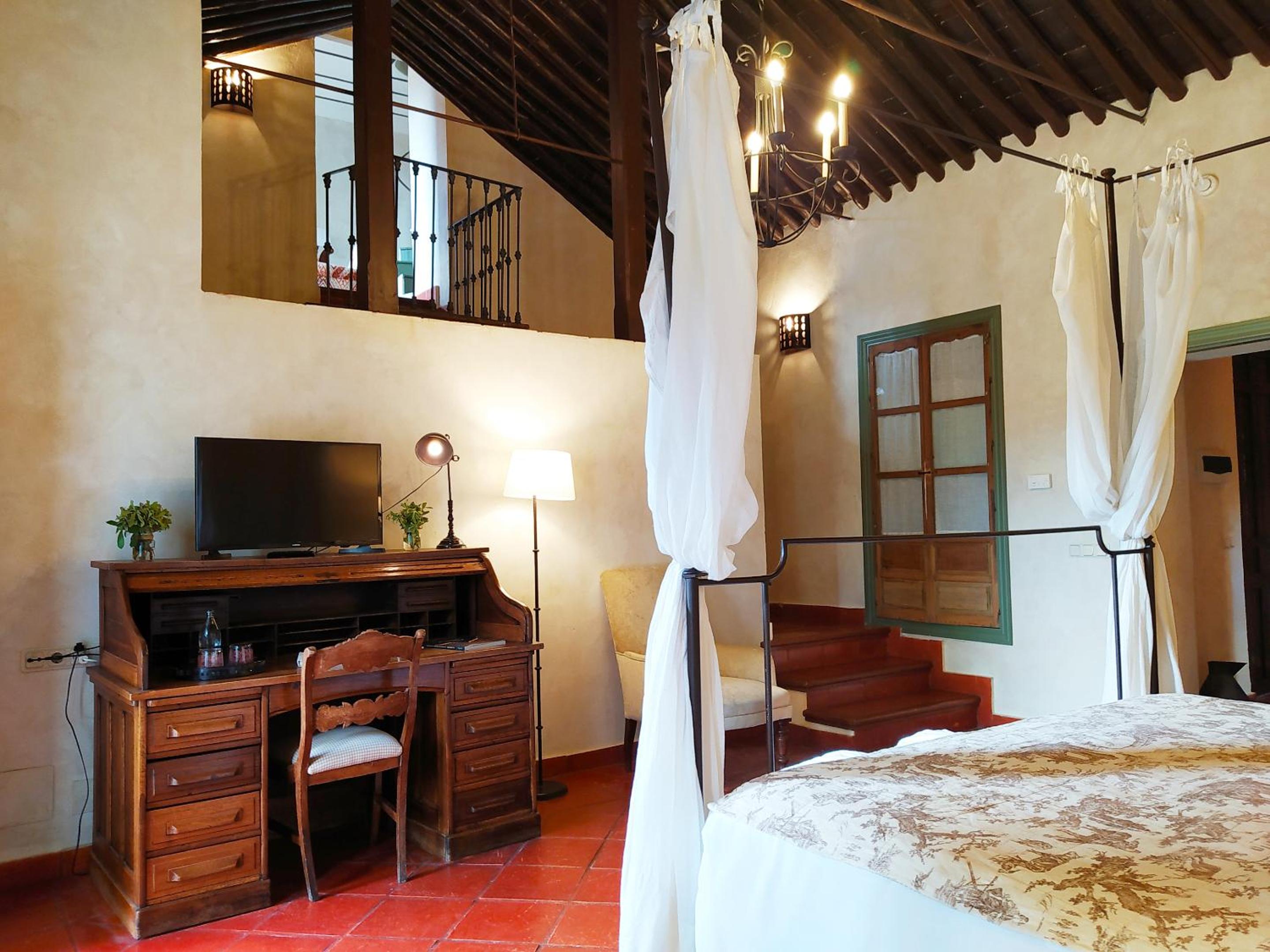 Suite Room - Photo 6