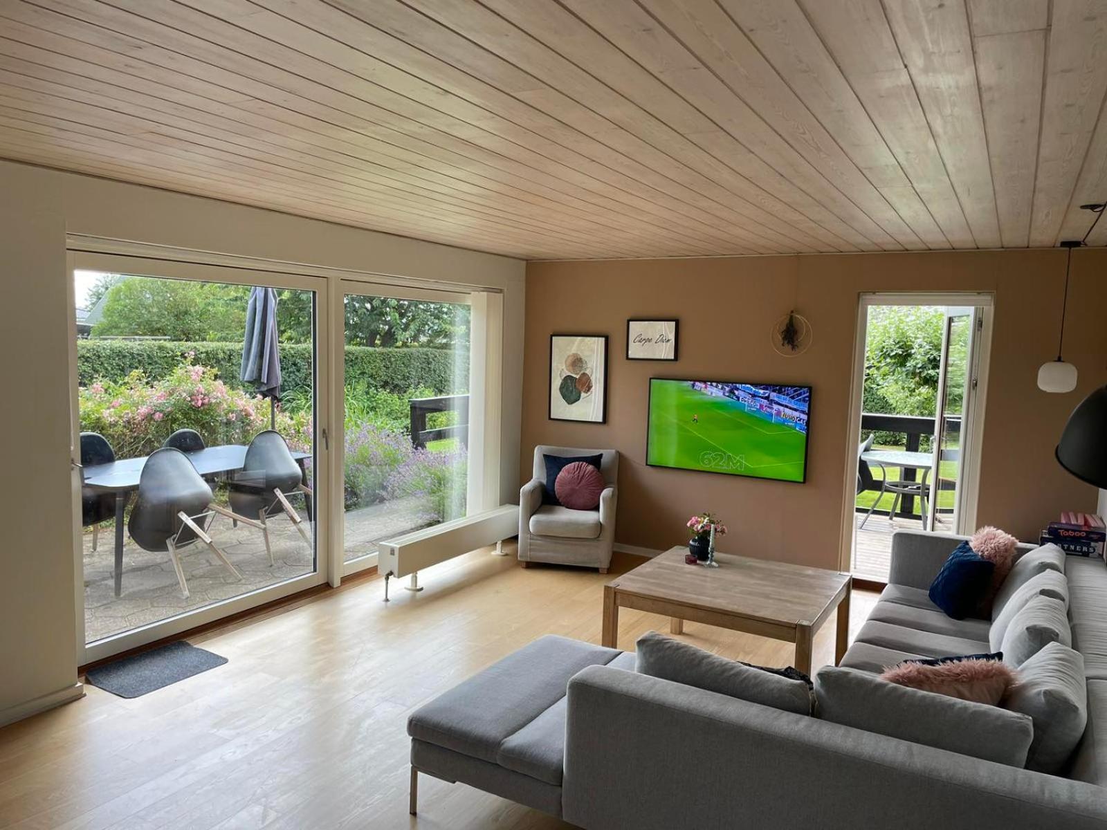 Villa photo 3