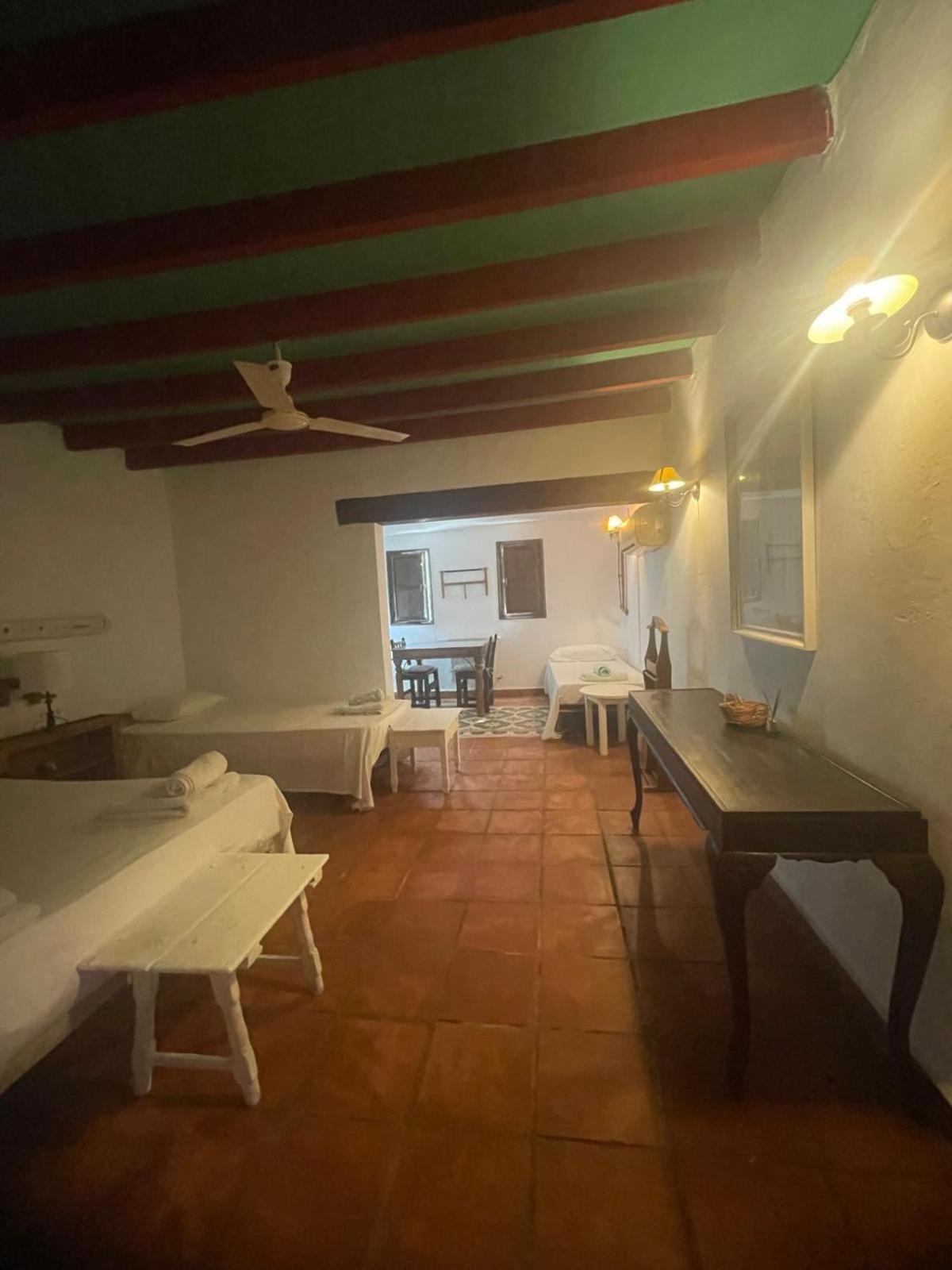 Habitación Cuádruple con Baño Privado