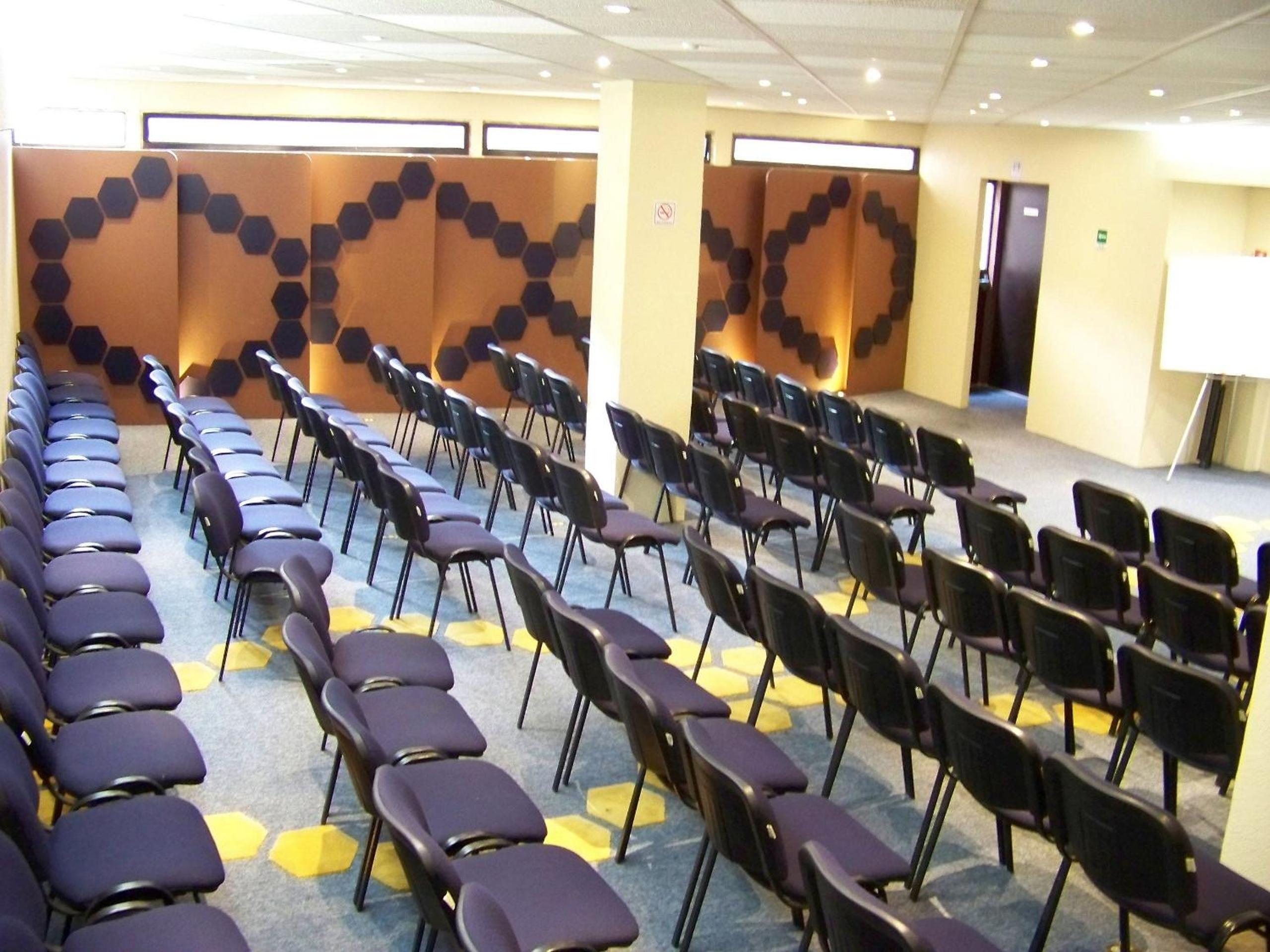 Deluxe King Room photo 2