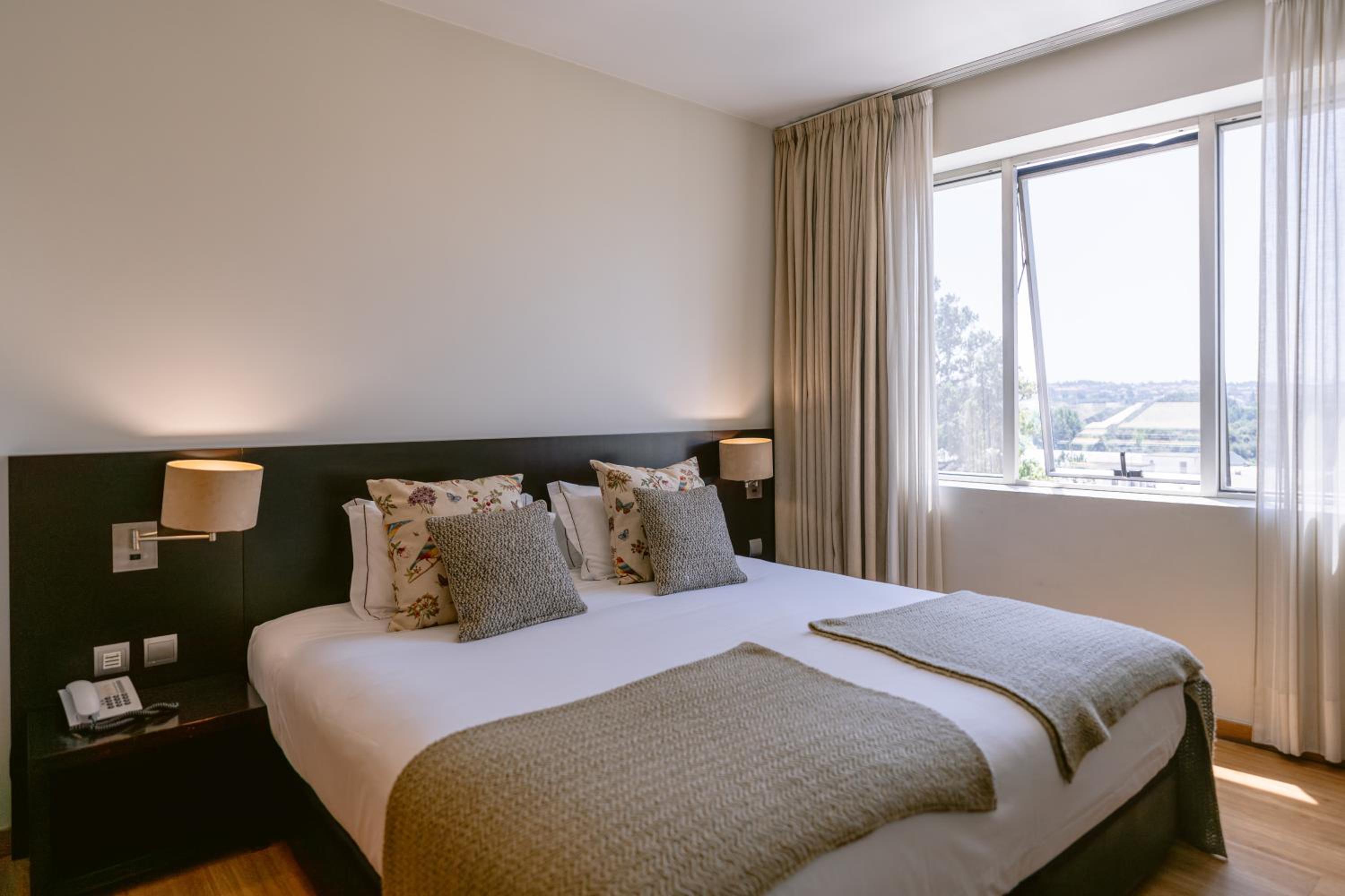 Standard Twin Room - Photo 2