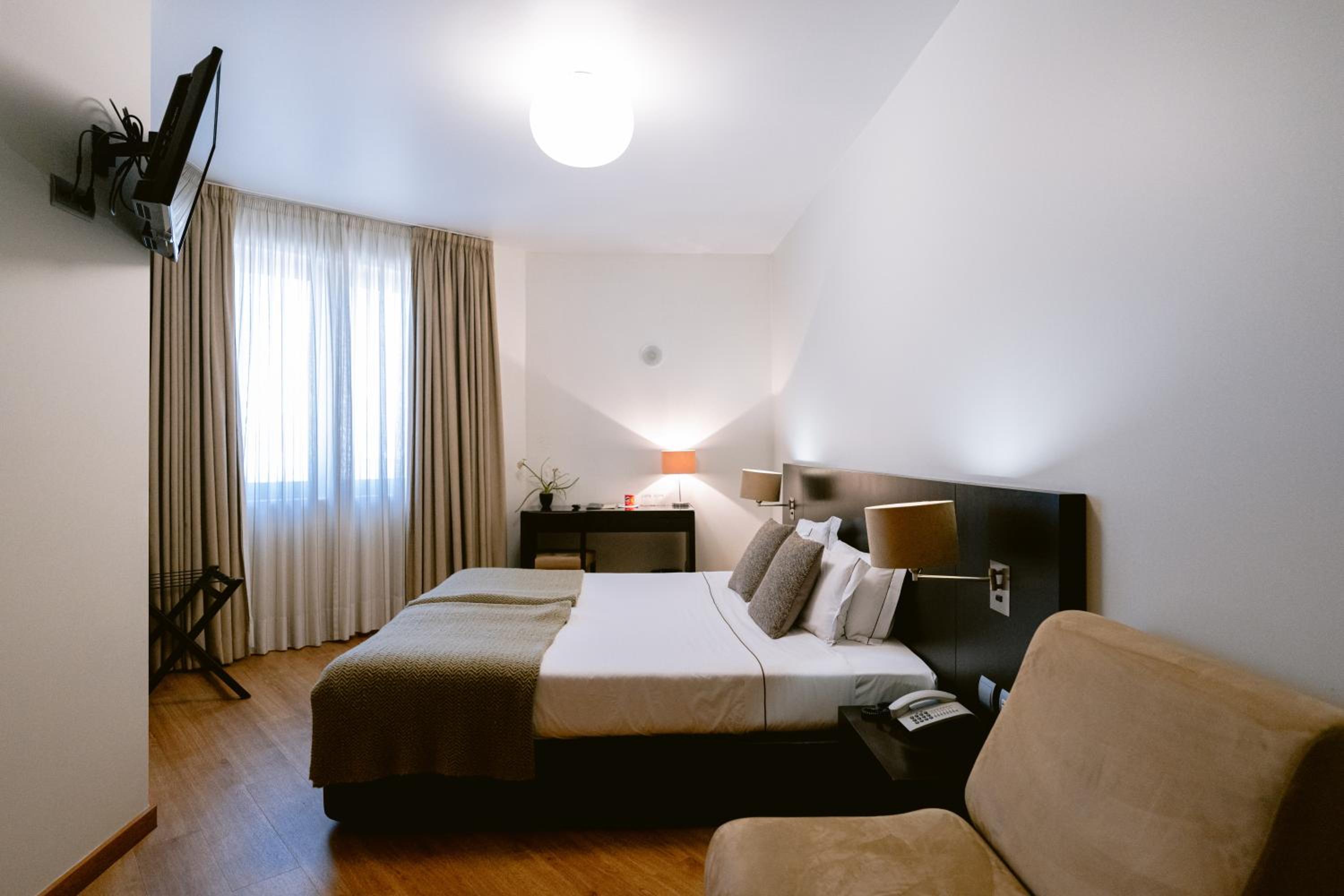 Superior Double Room - Photo 1
