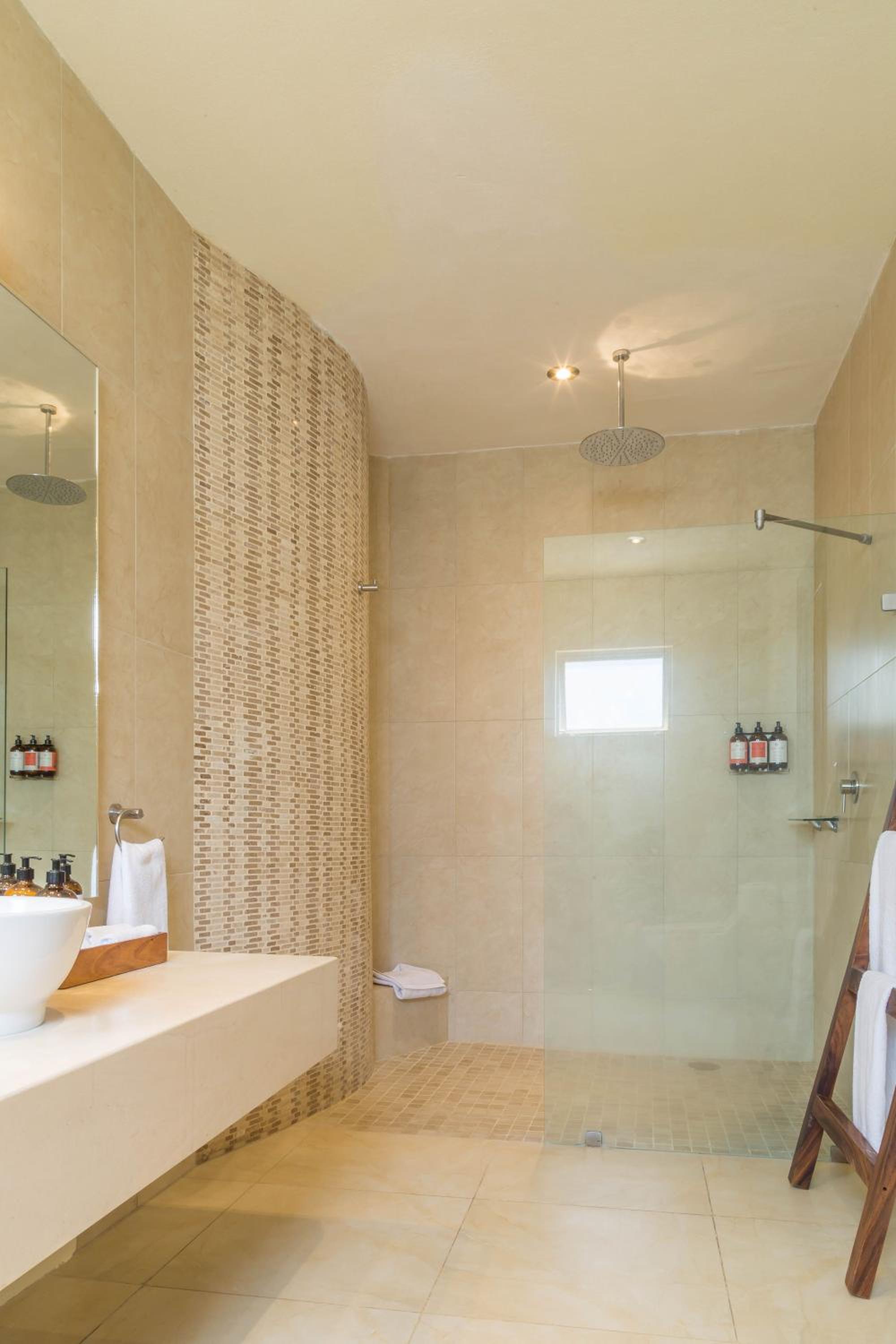 Double Room with Sea View - Photo 9