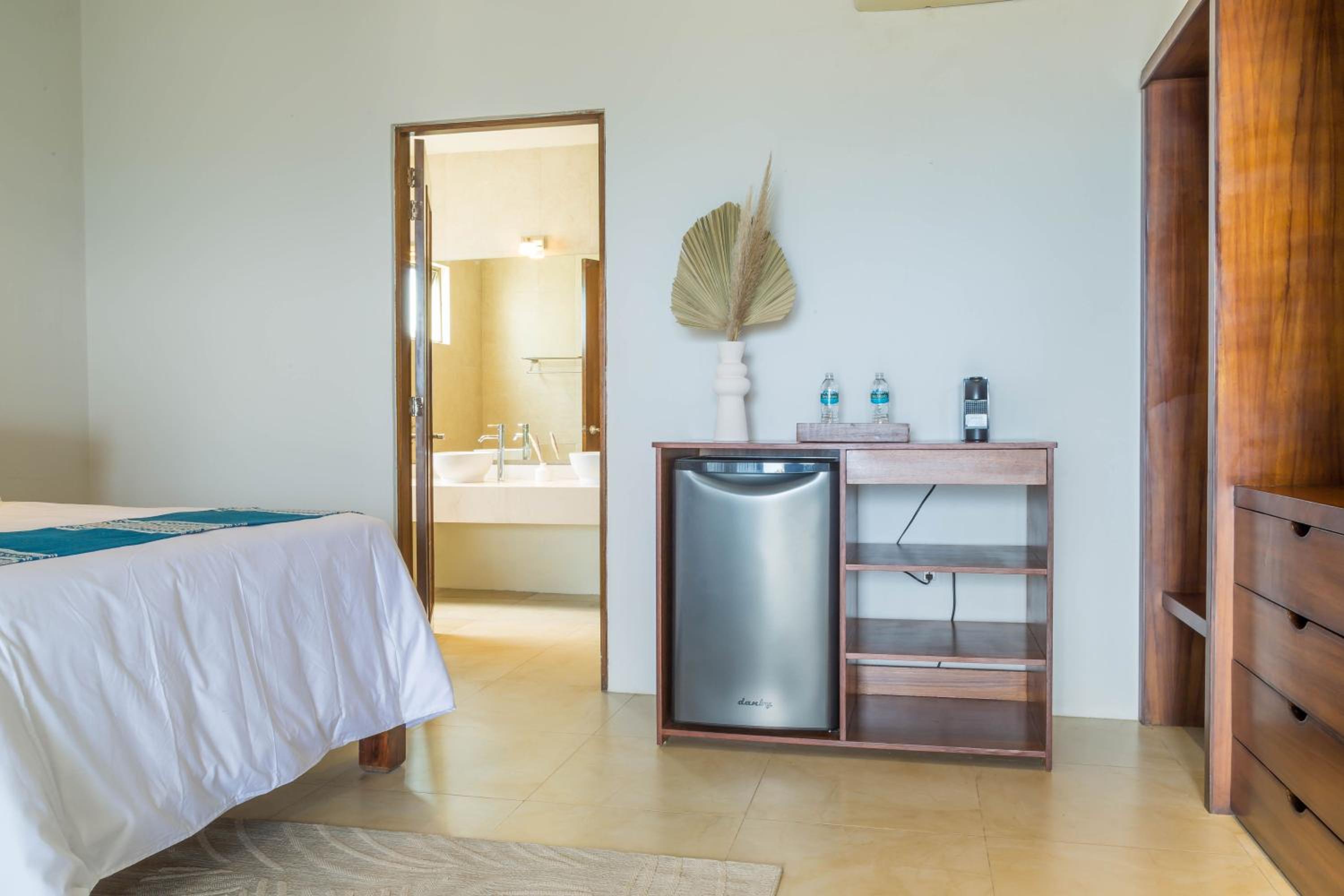 Double Room with Sea View - Photo 8