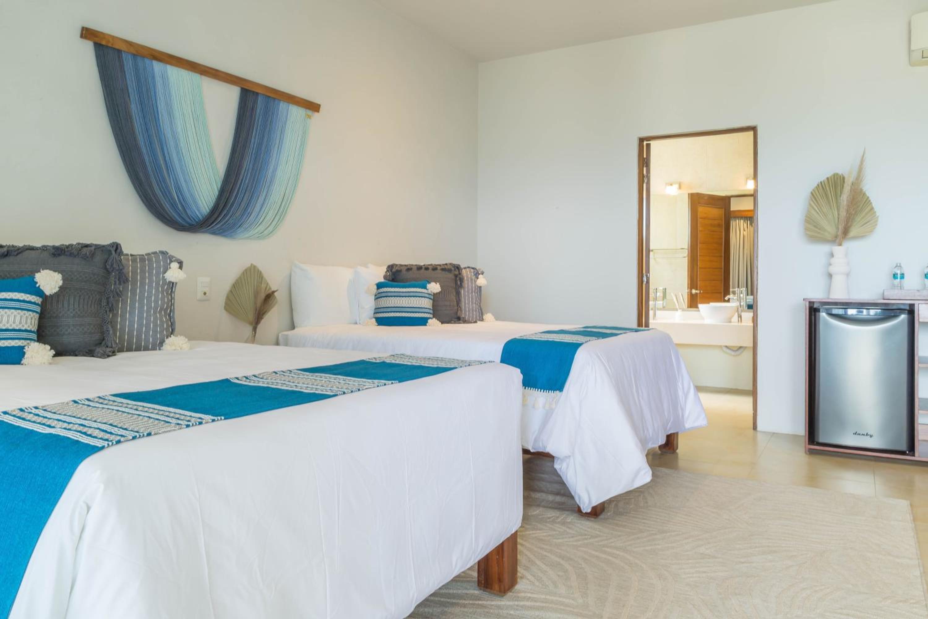 Double Room with Sea View - Photo 5