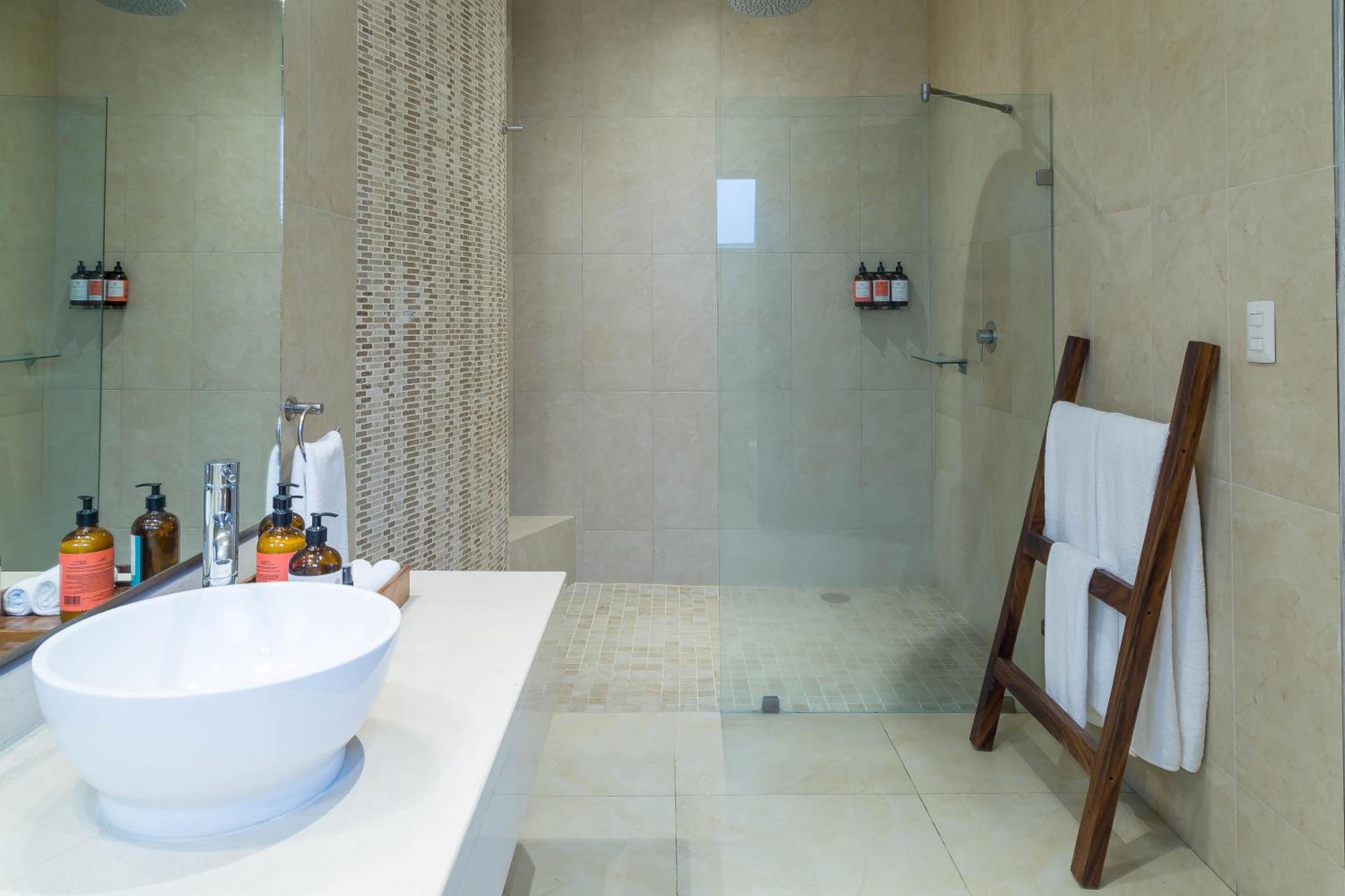 Double Room with Sea View - Photo 4