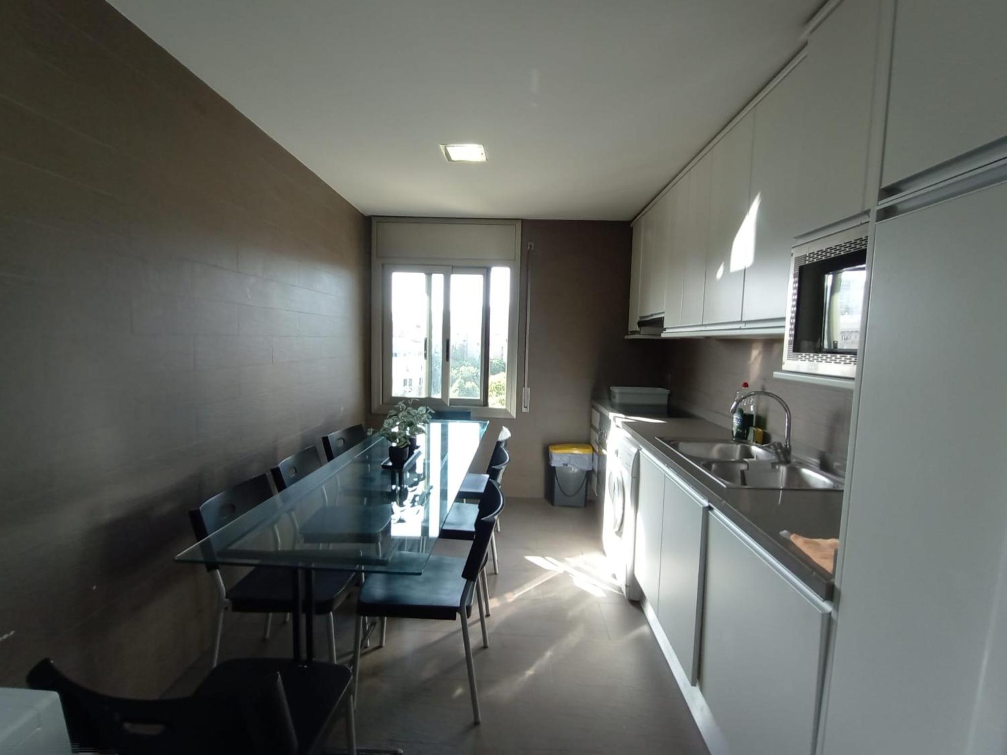 Single Room With Shared Bathroom photo 2