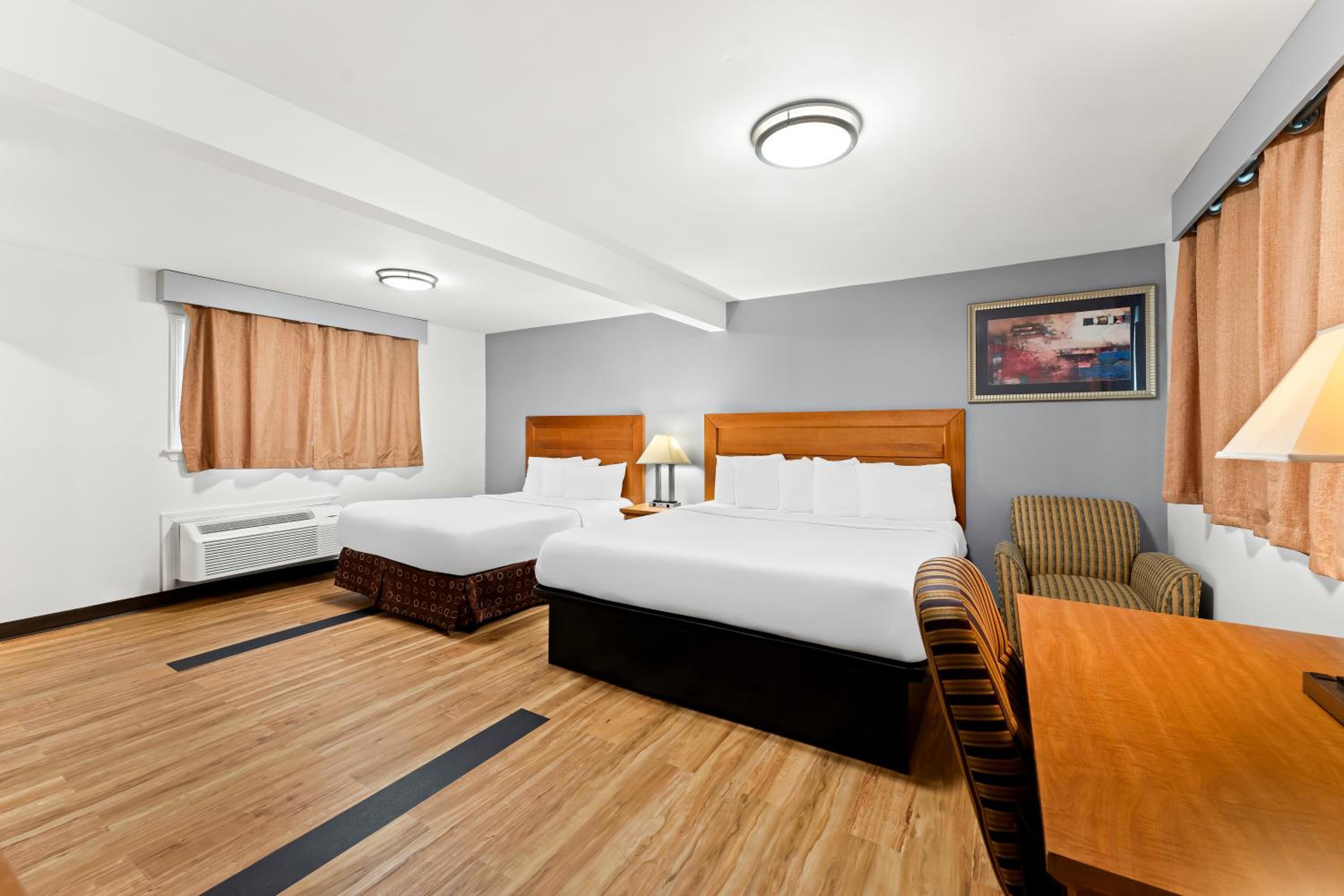 Queen Room with Two Queen Beds - Photo 1