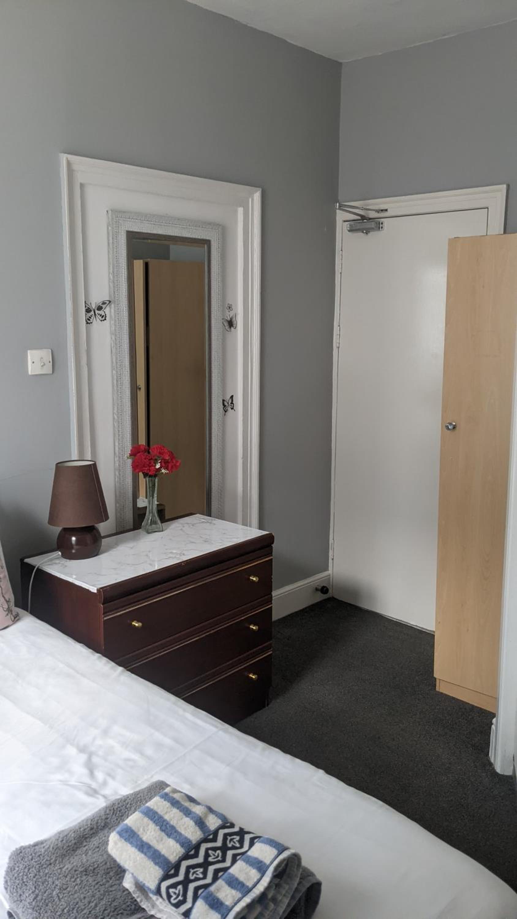 Double Room - Photo 18