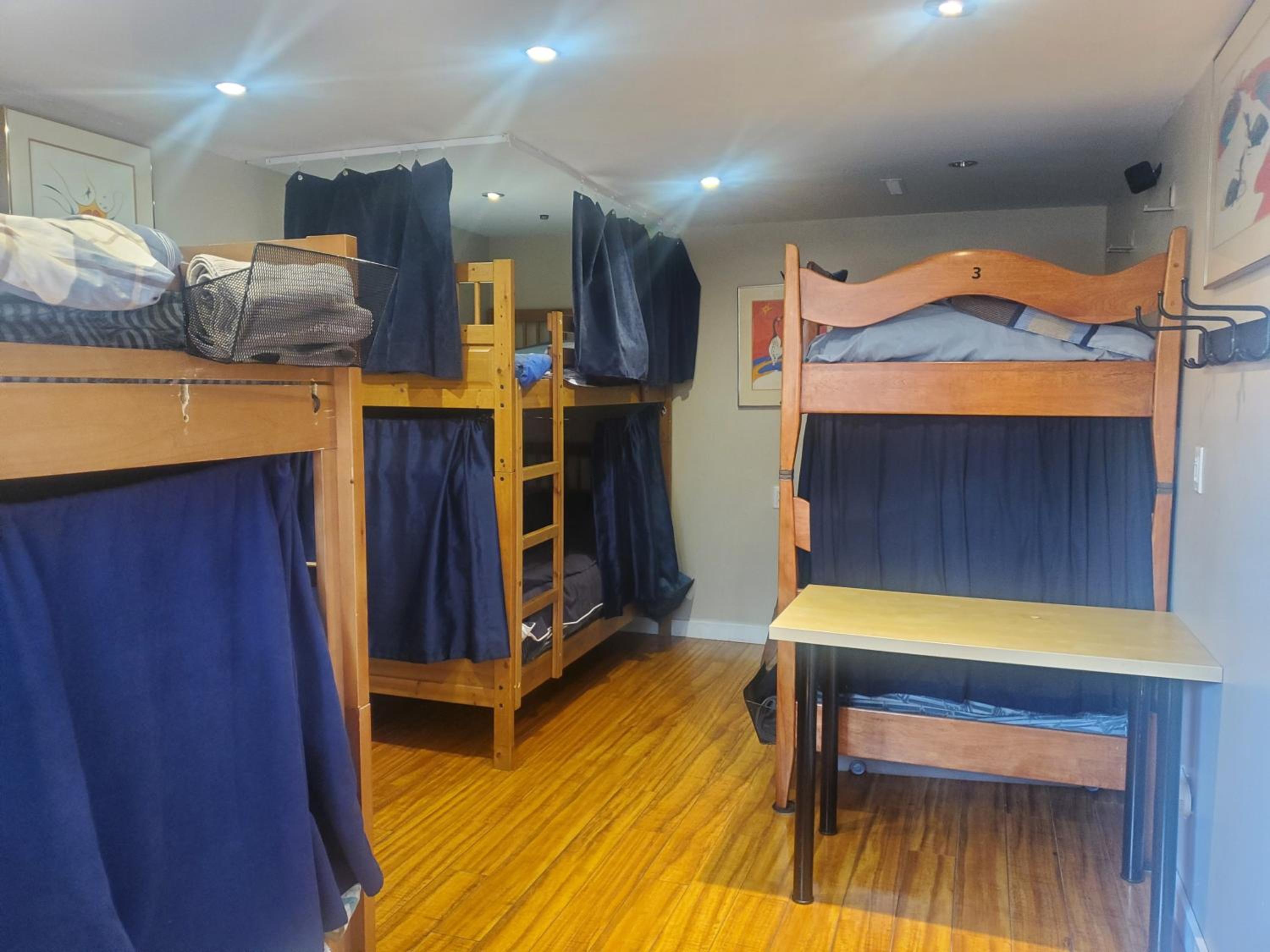 Bed in 6-Bed Mixed Dormitory Room photo 1