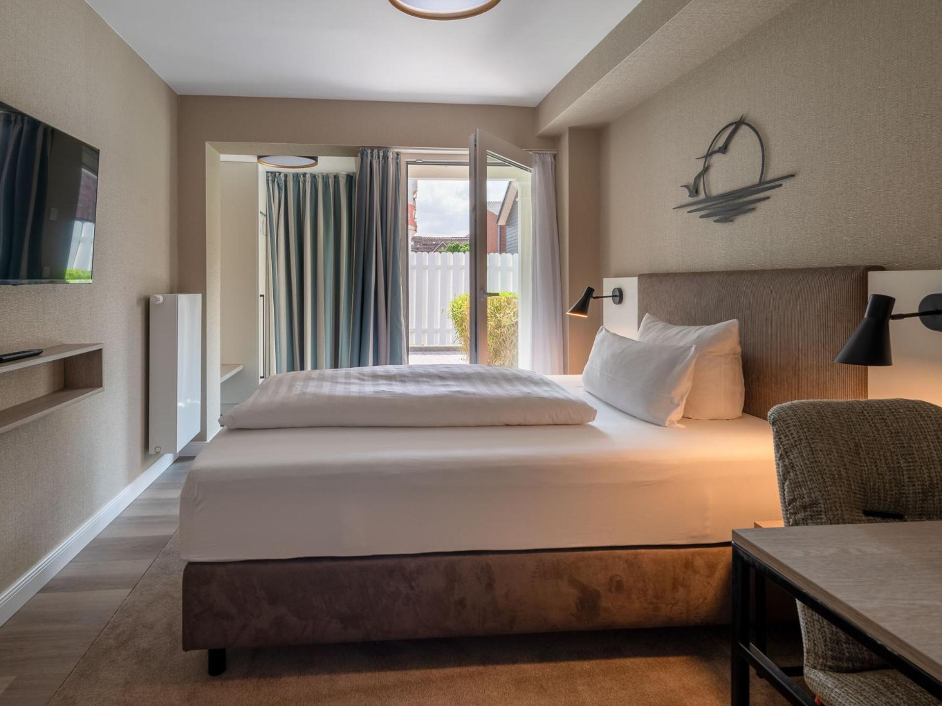 Single Room thumbnail 5