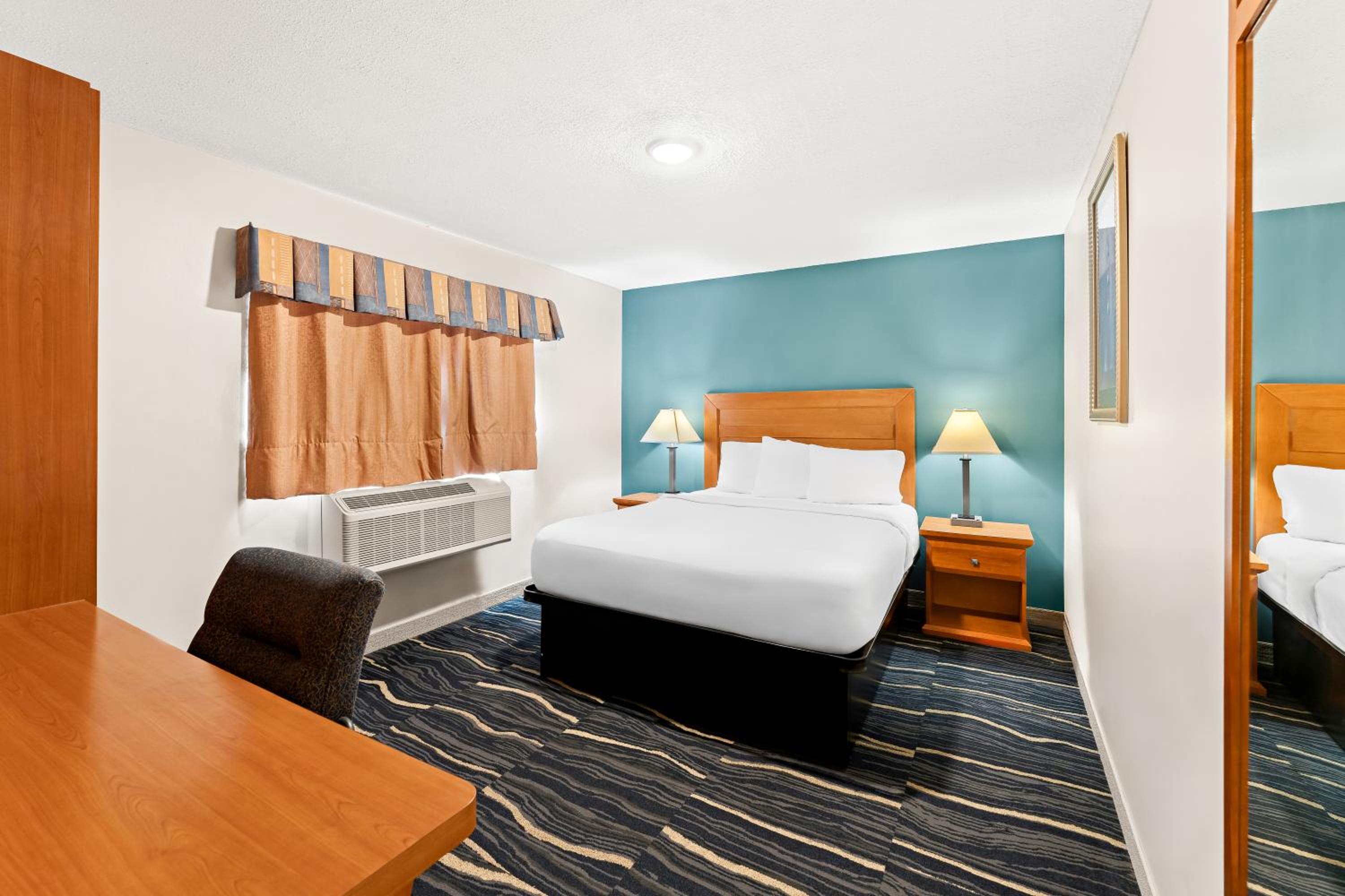 Queen Room - Photo 1