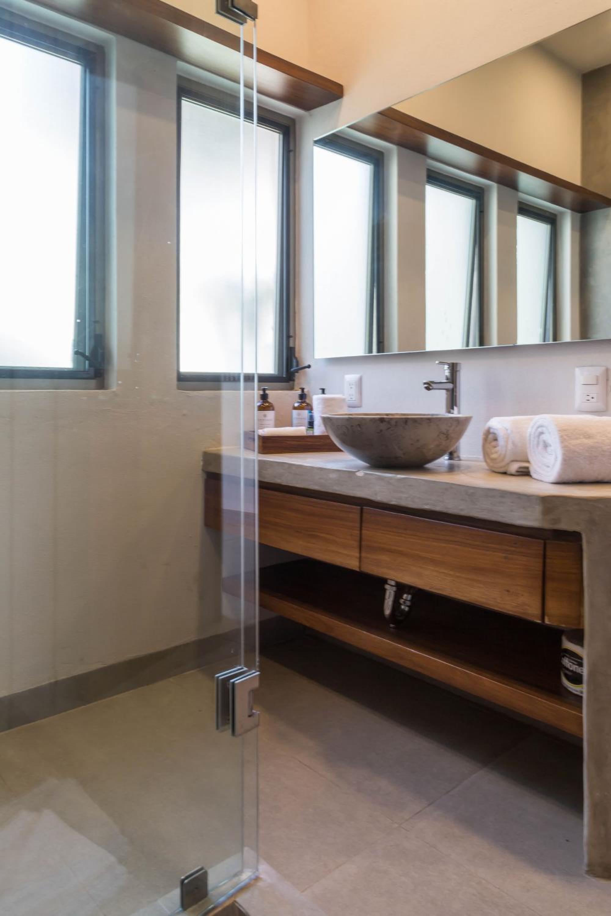 Junior Suite with Sea View and Jacuzzi - Photo 4