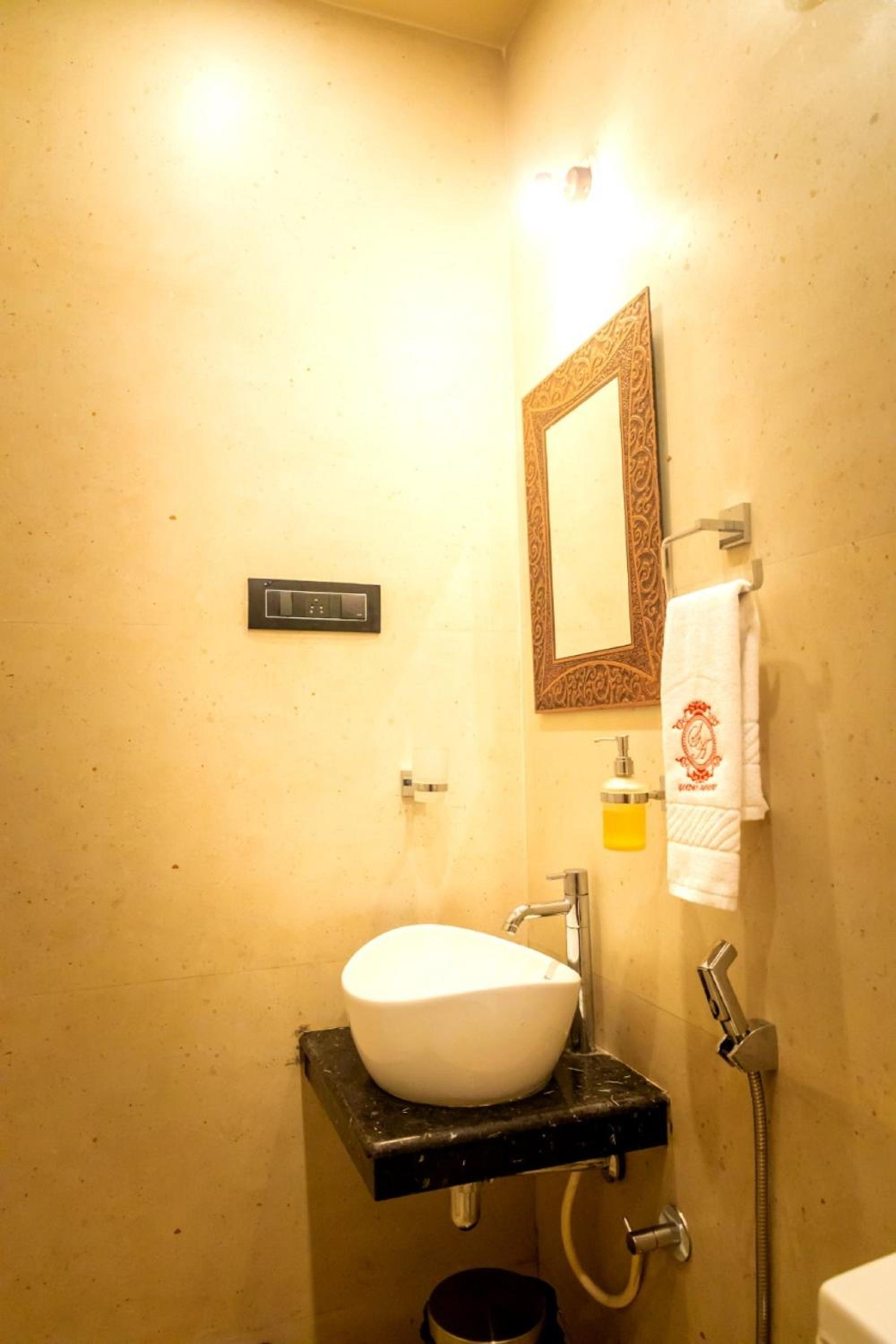 Deluxe Room - Photo 7