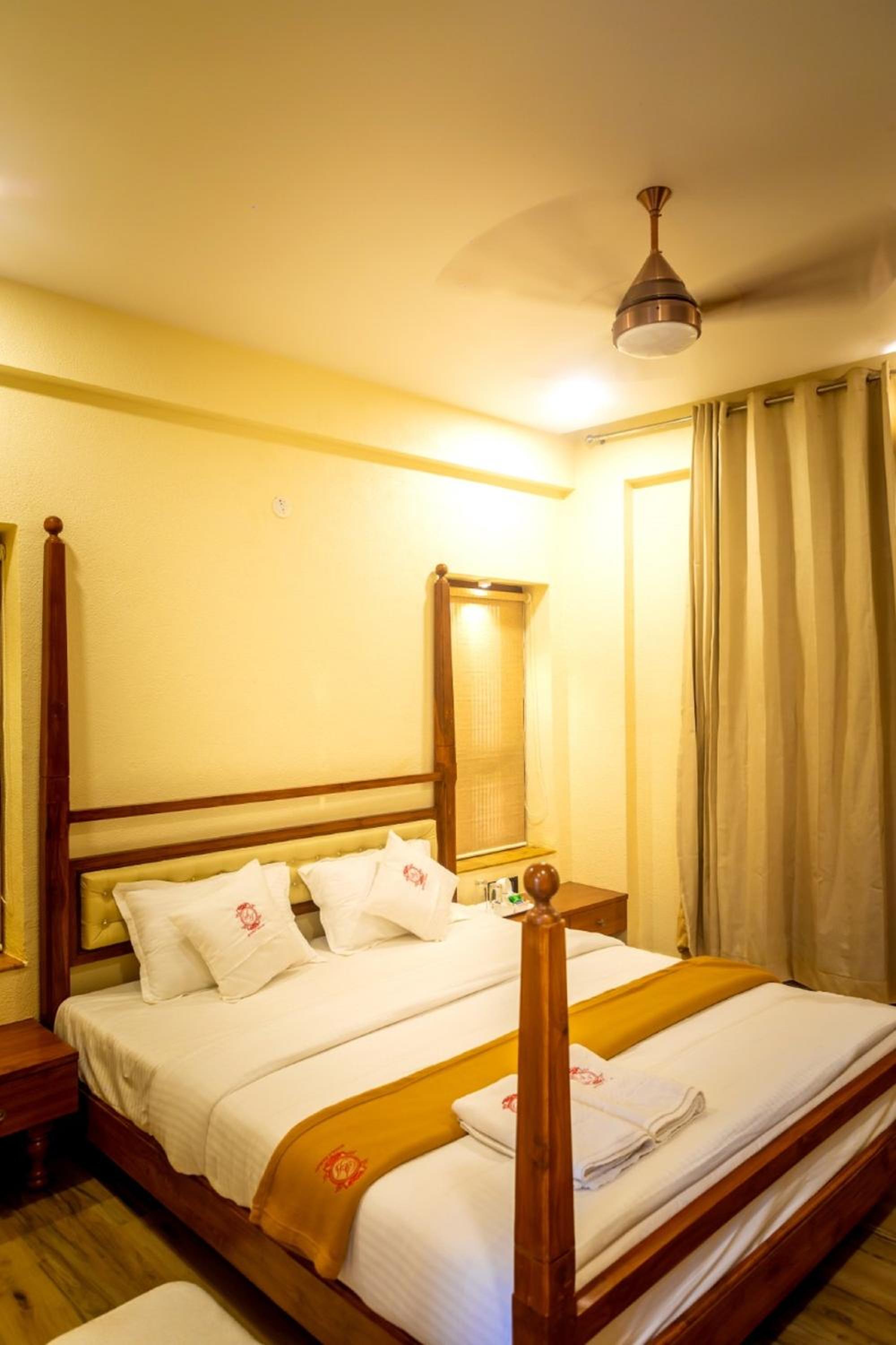 Deluxe Room - Photo 6