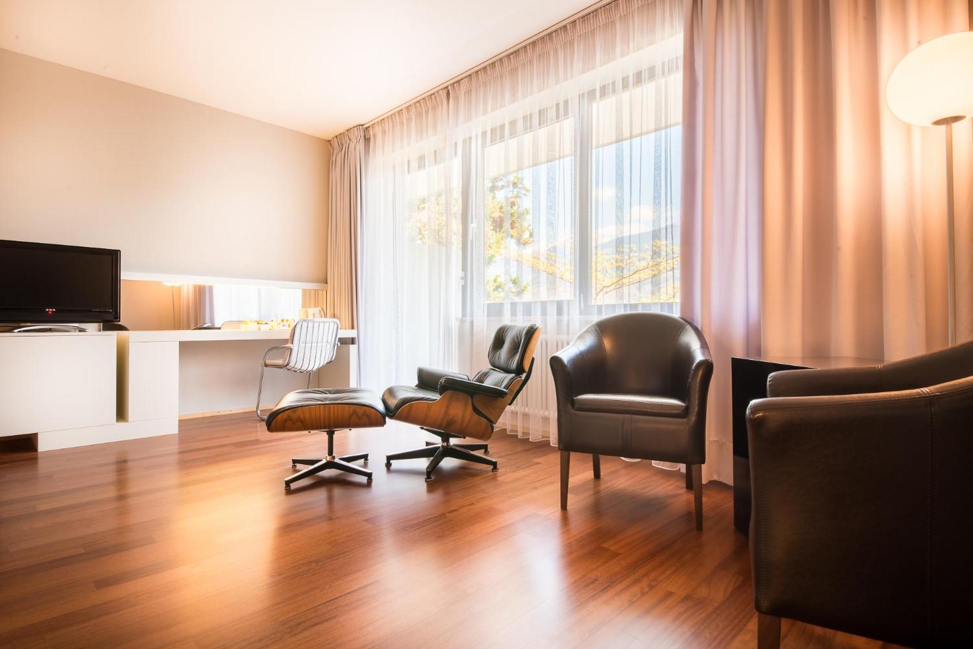 Deluxe Single Room with Balcony photo 2