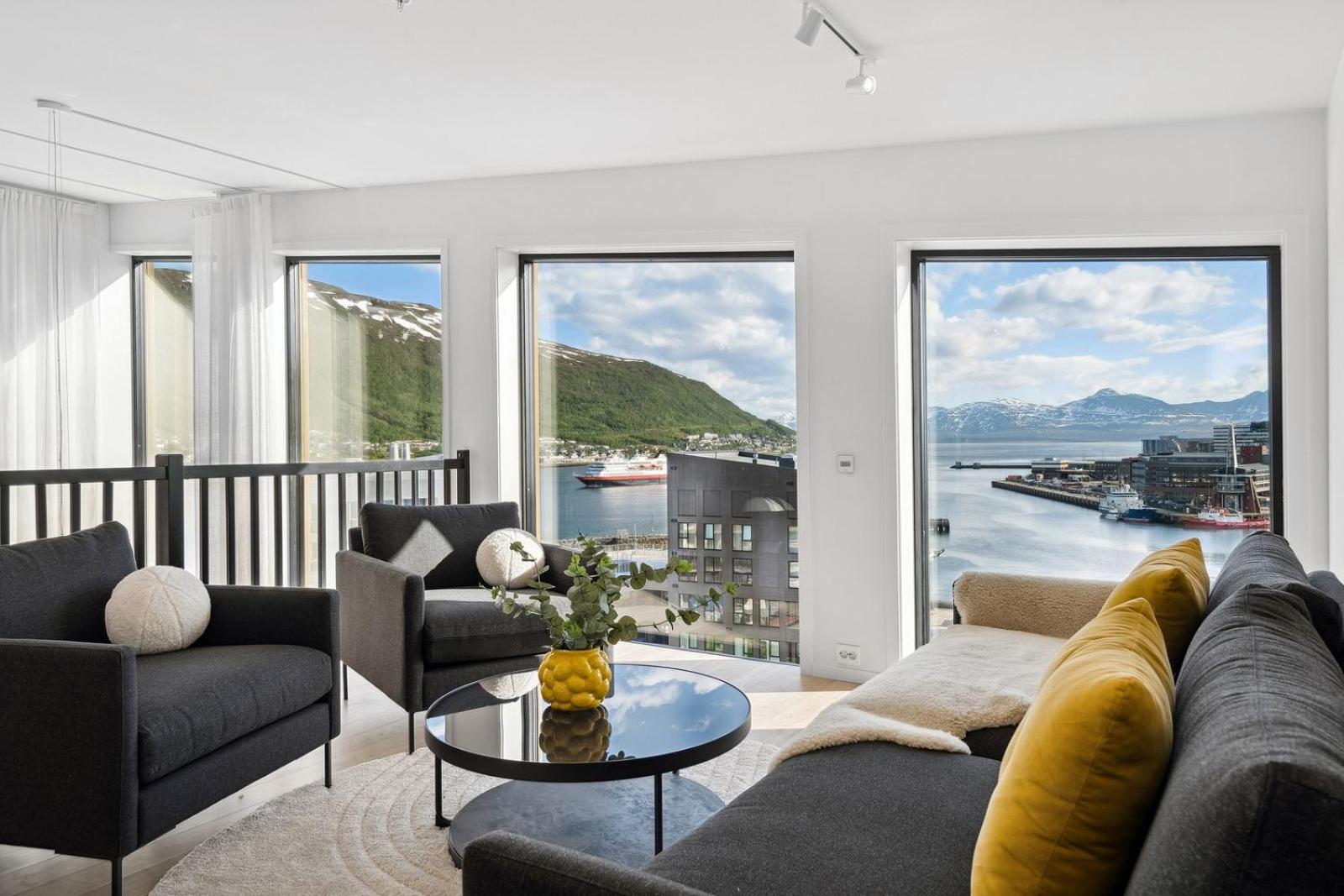 Three-Bedroom Premium Apartment With Balcony photo 3