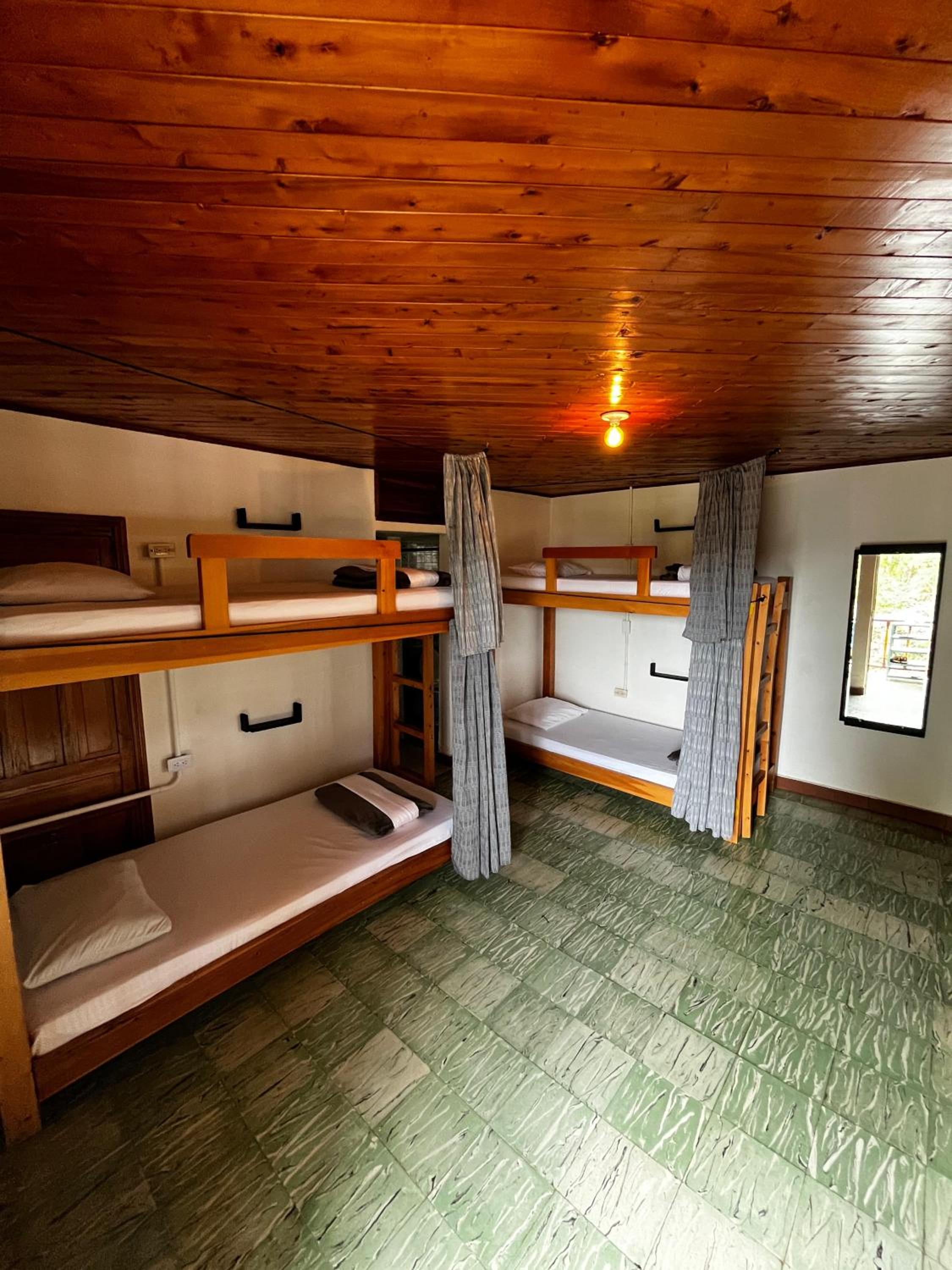 Bed in 6-Bed Mixed Dormitory Room photo 1