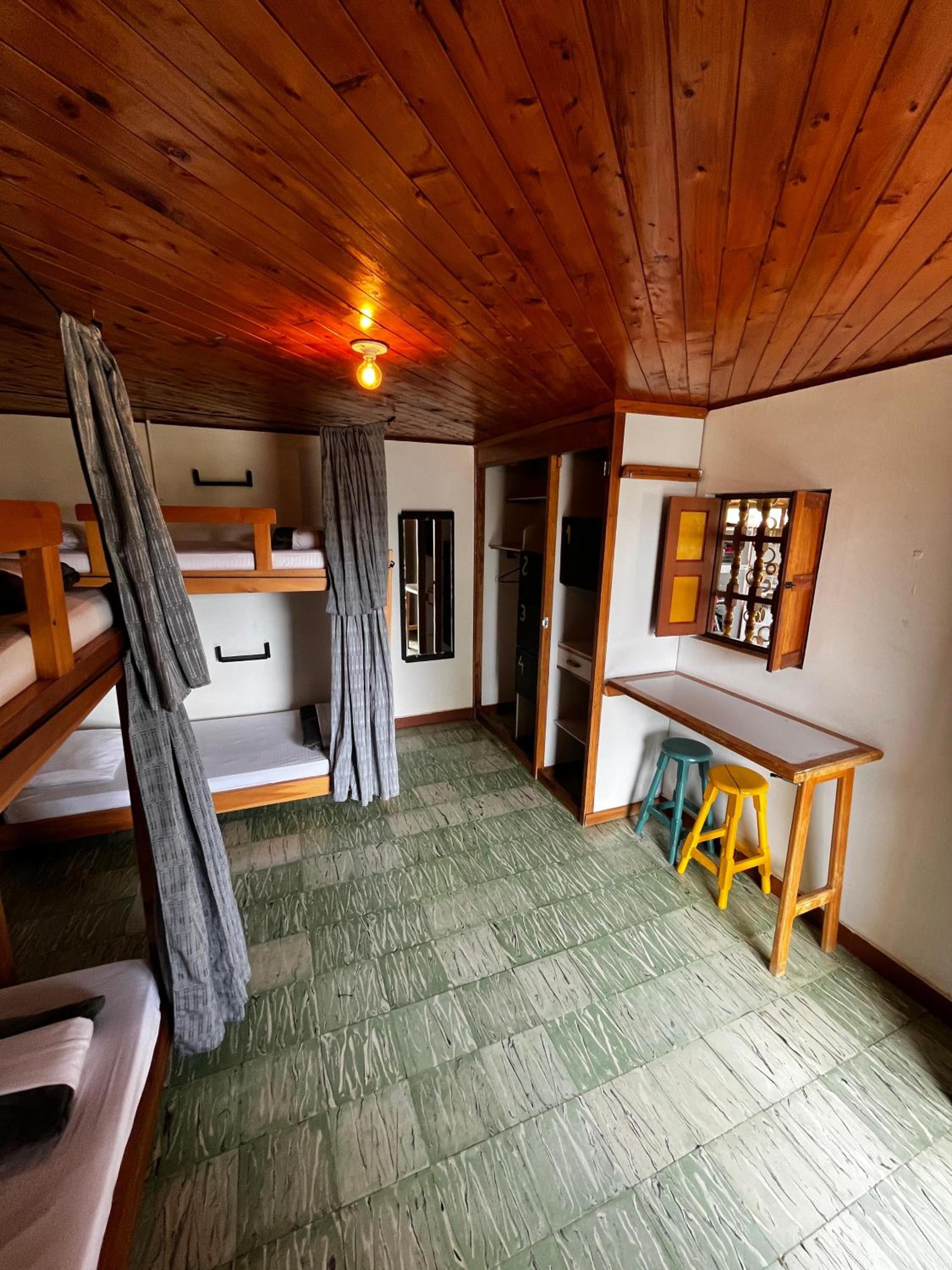 Bed in 6-Bed Mixed Dormitory Room photo 2