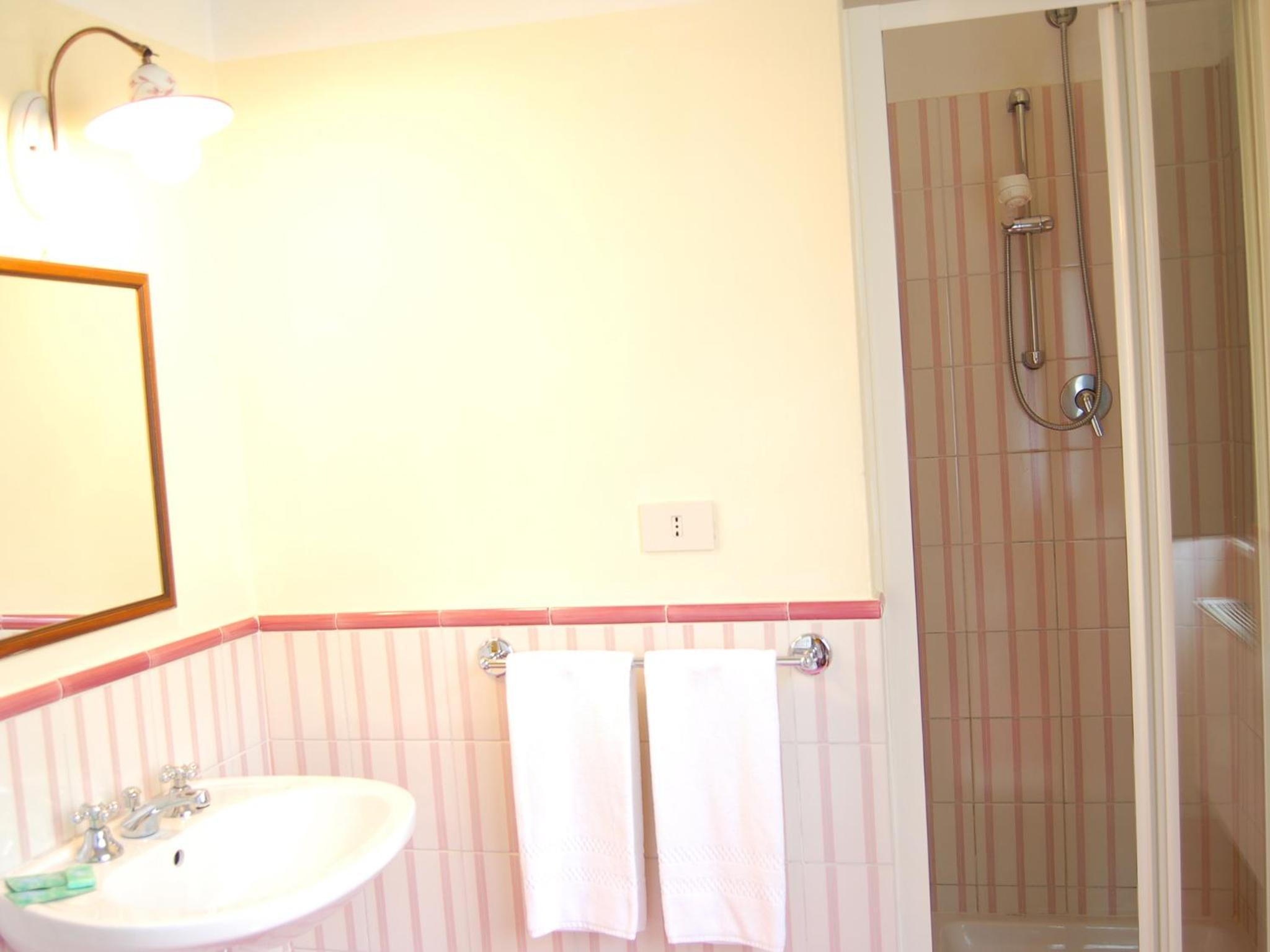 Studio (2 Adults) - Photo 4