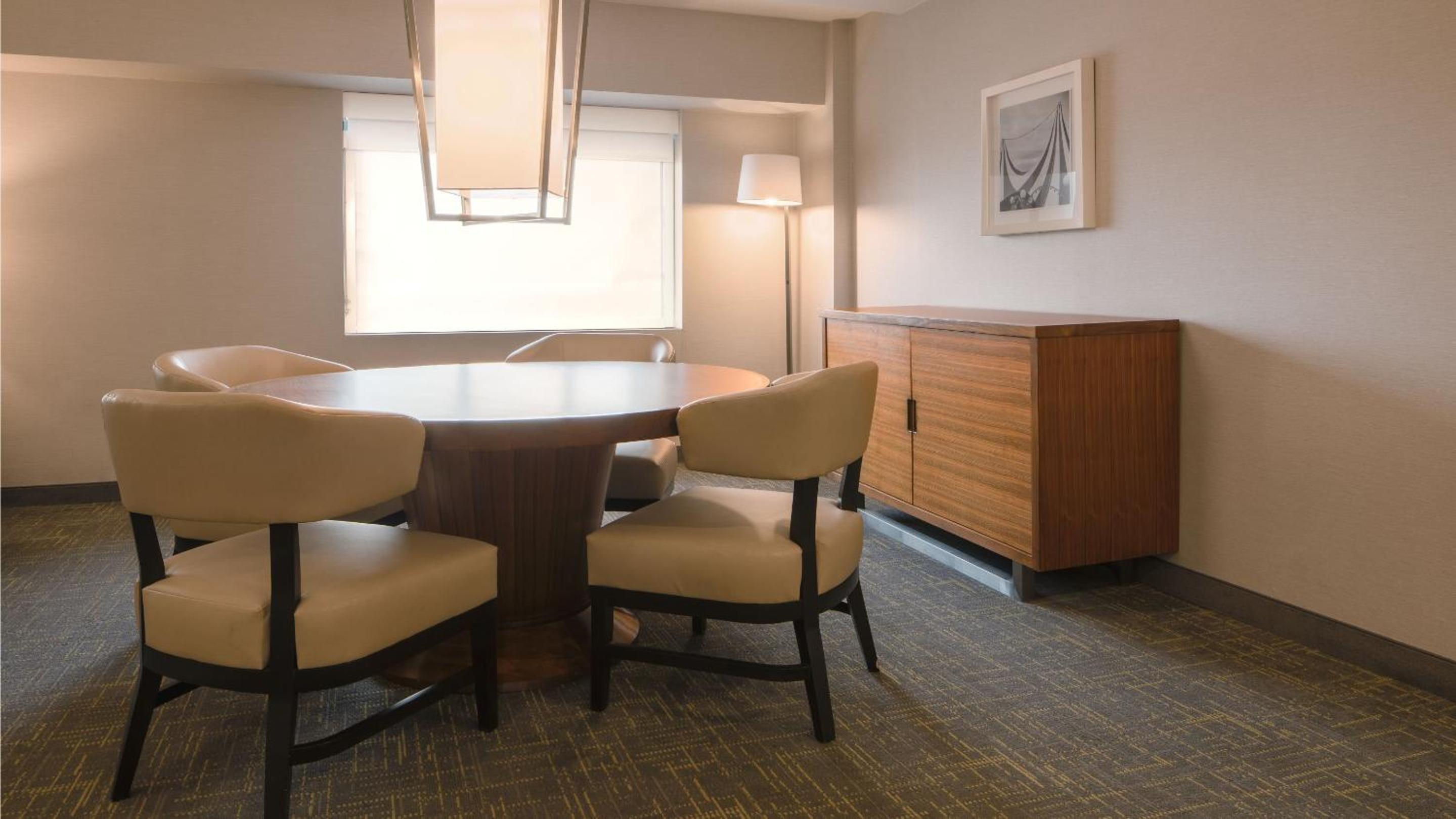 Executive Suite King Non-Smoking - Photo 4