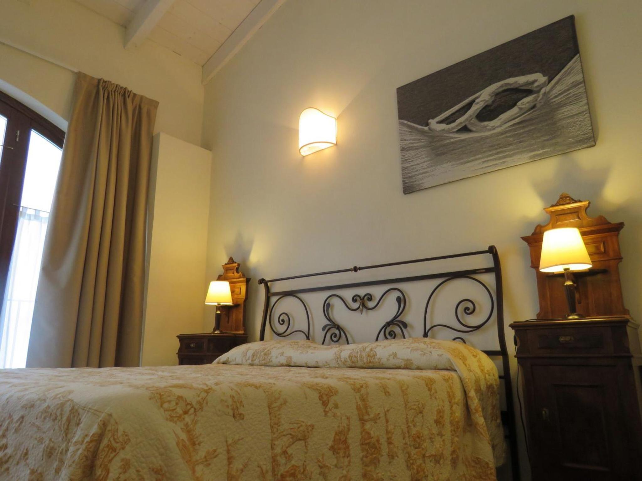 One-Bedroom Suite with Sofa Bed - Photo 14