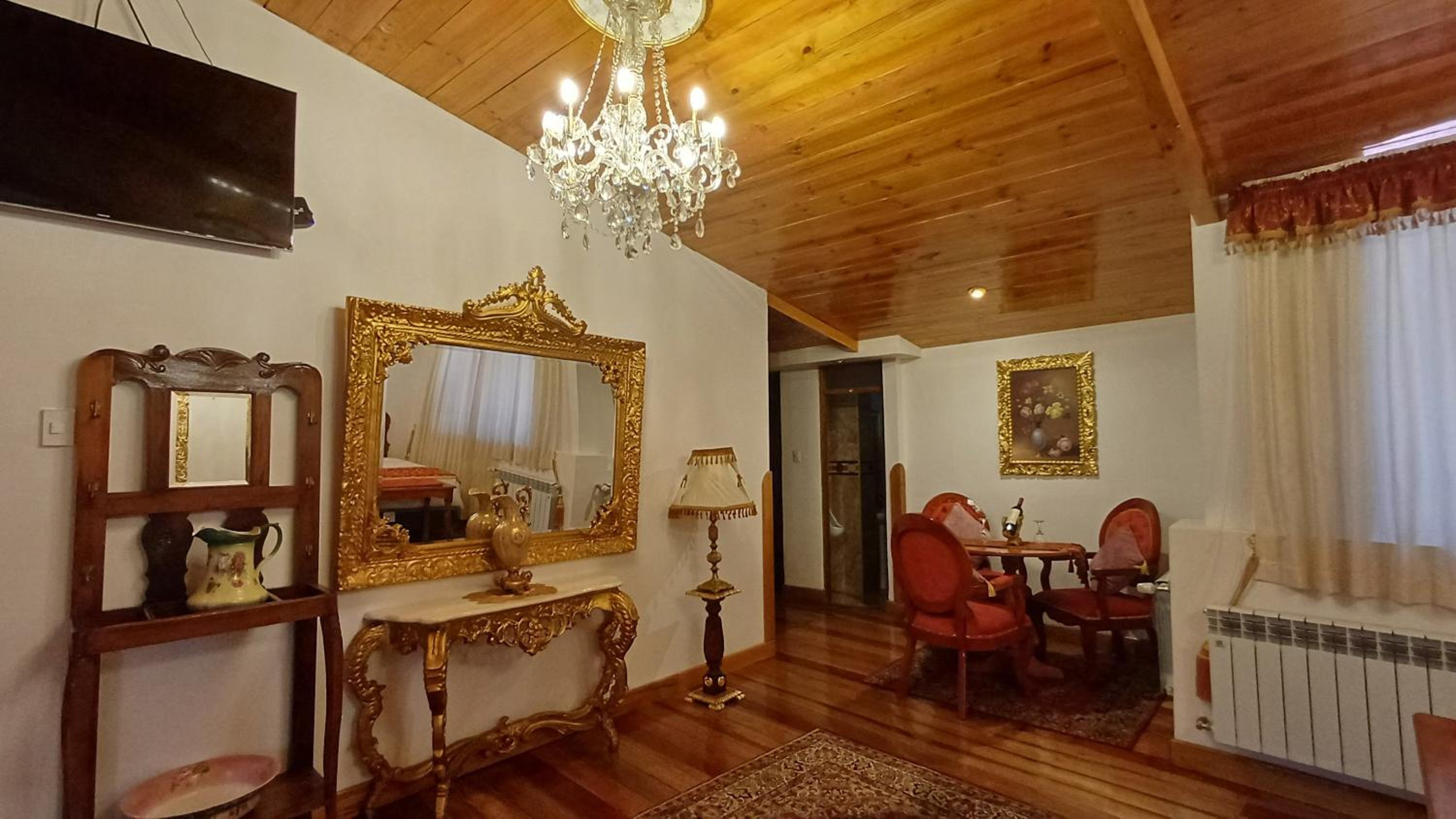 Deluxe King Suite photo 3