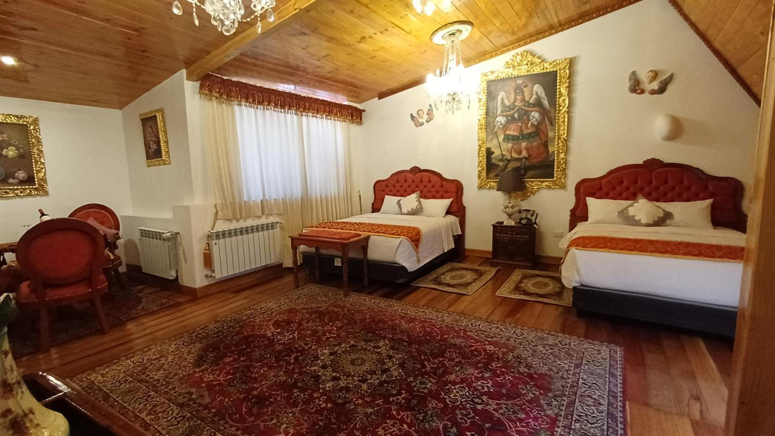 Deluxe King Suite photo 2