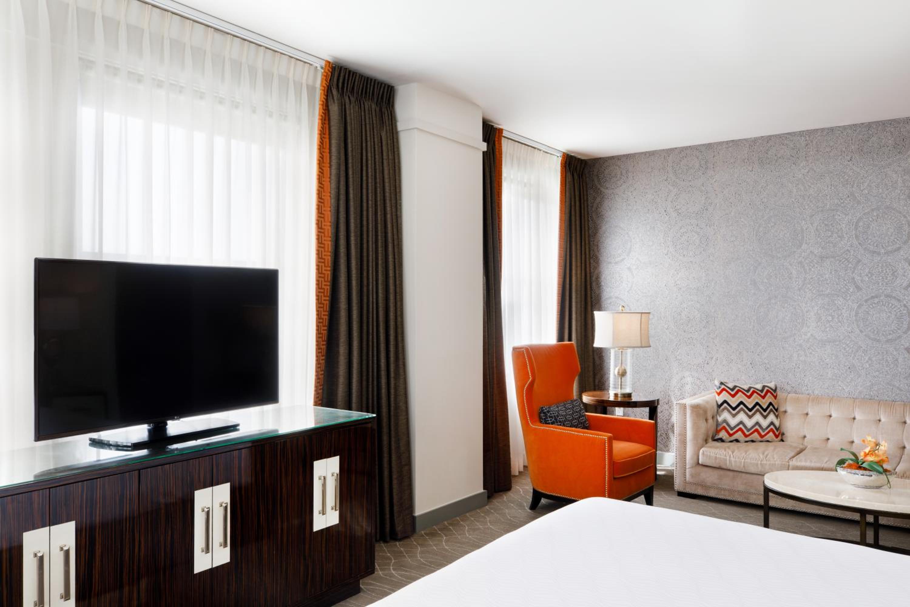 Corner King Room - Photo 1