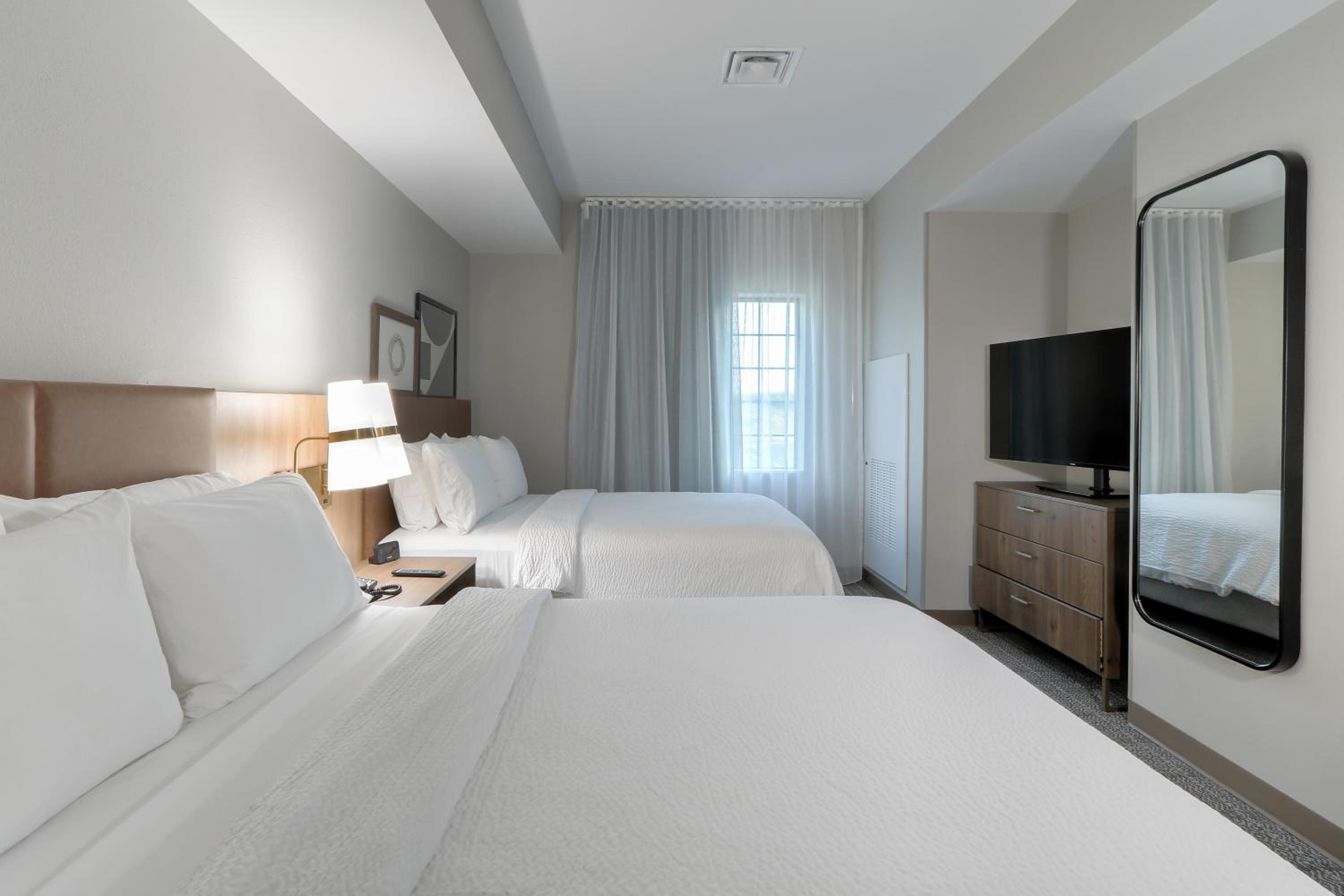 Two-Bedroom Suite - Communications/Mobility Accessible photo 3