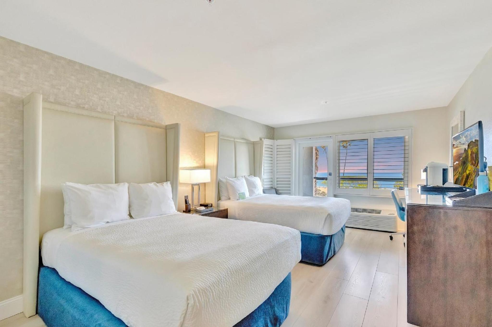 Deluxe Double Room with Two Double Beds - Ocean View photo 1