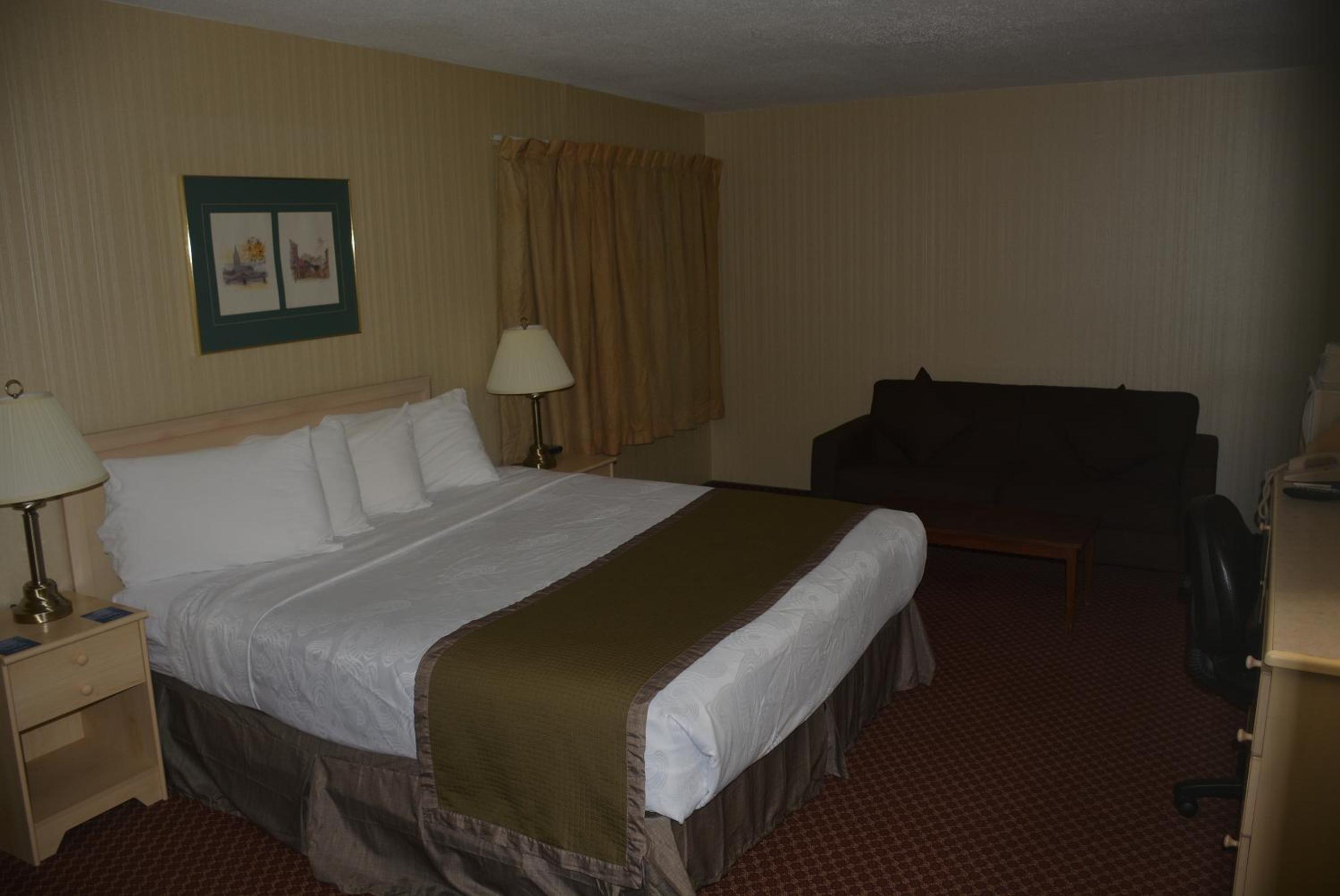 King Suite - Non-Smoking - Photo 2