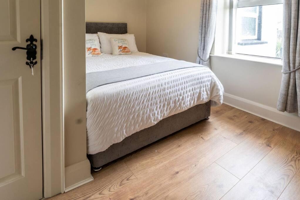 Four-Bedroom House photo 2