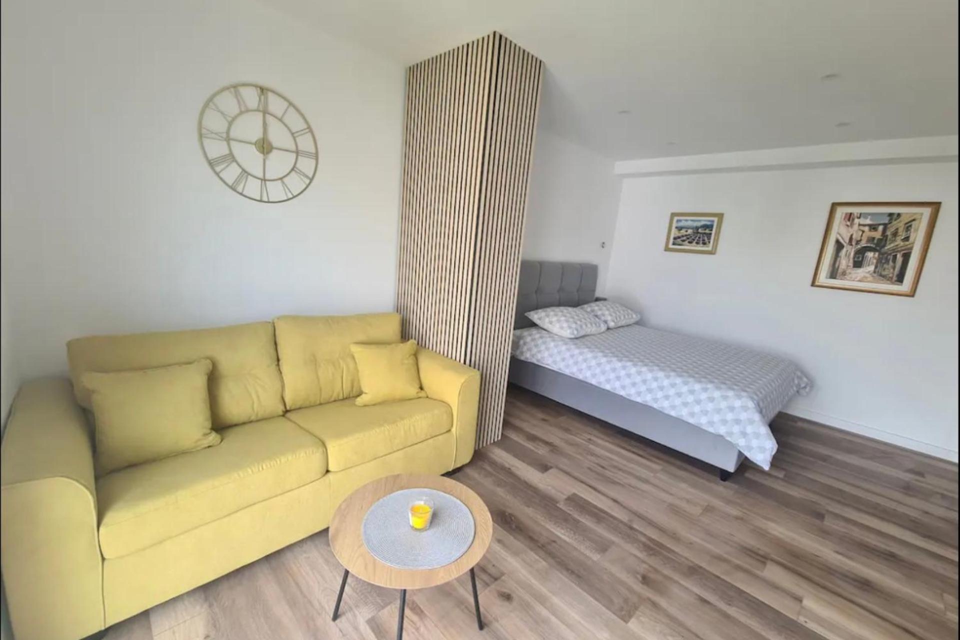 Apartment photo 2