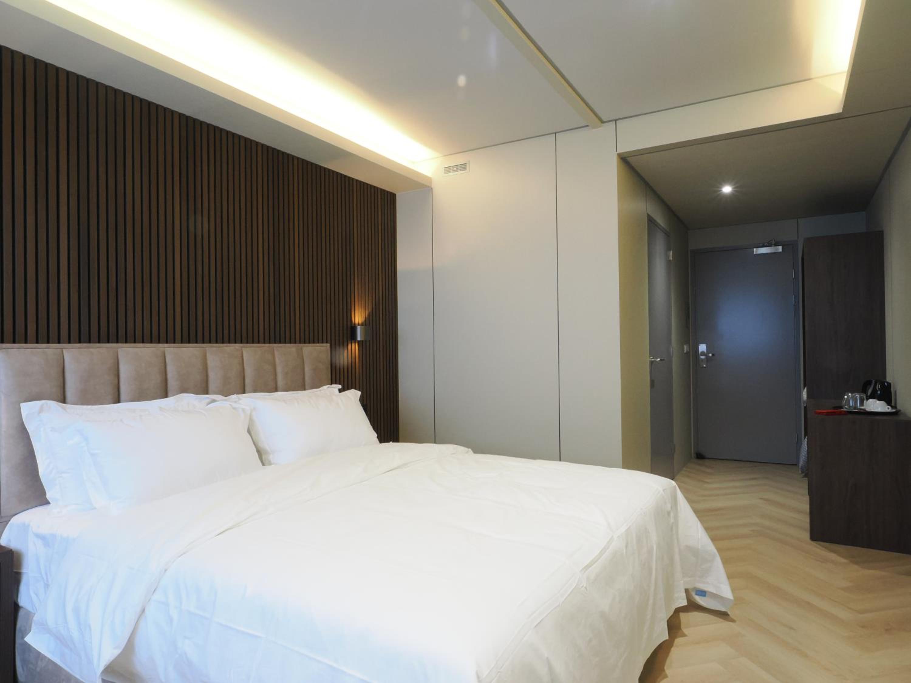 Basic Double Room photo 2