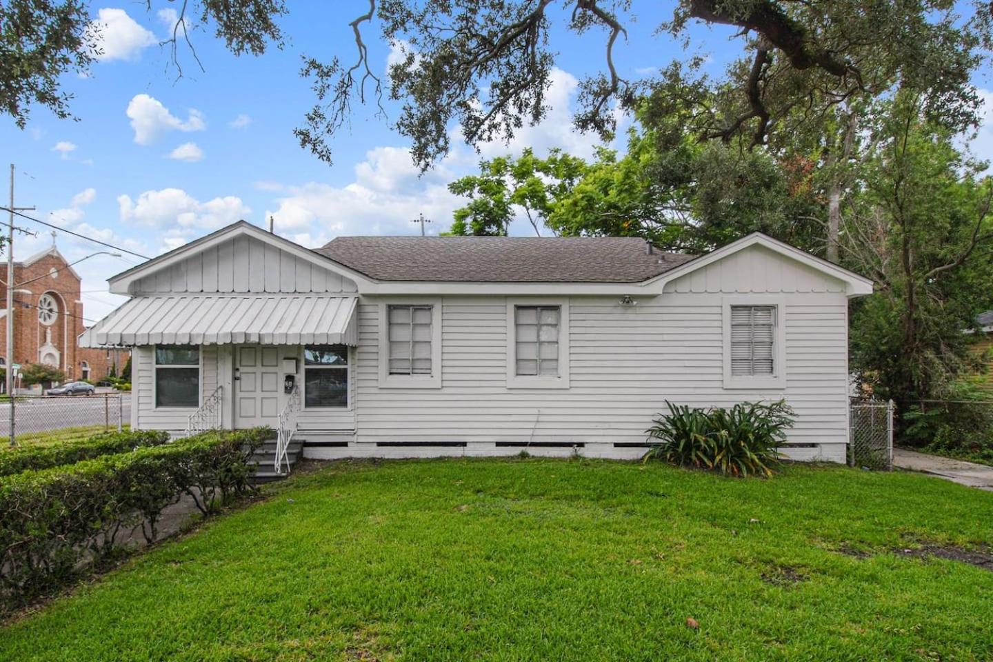 Three-Bedroom House photo 1