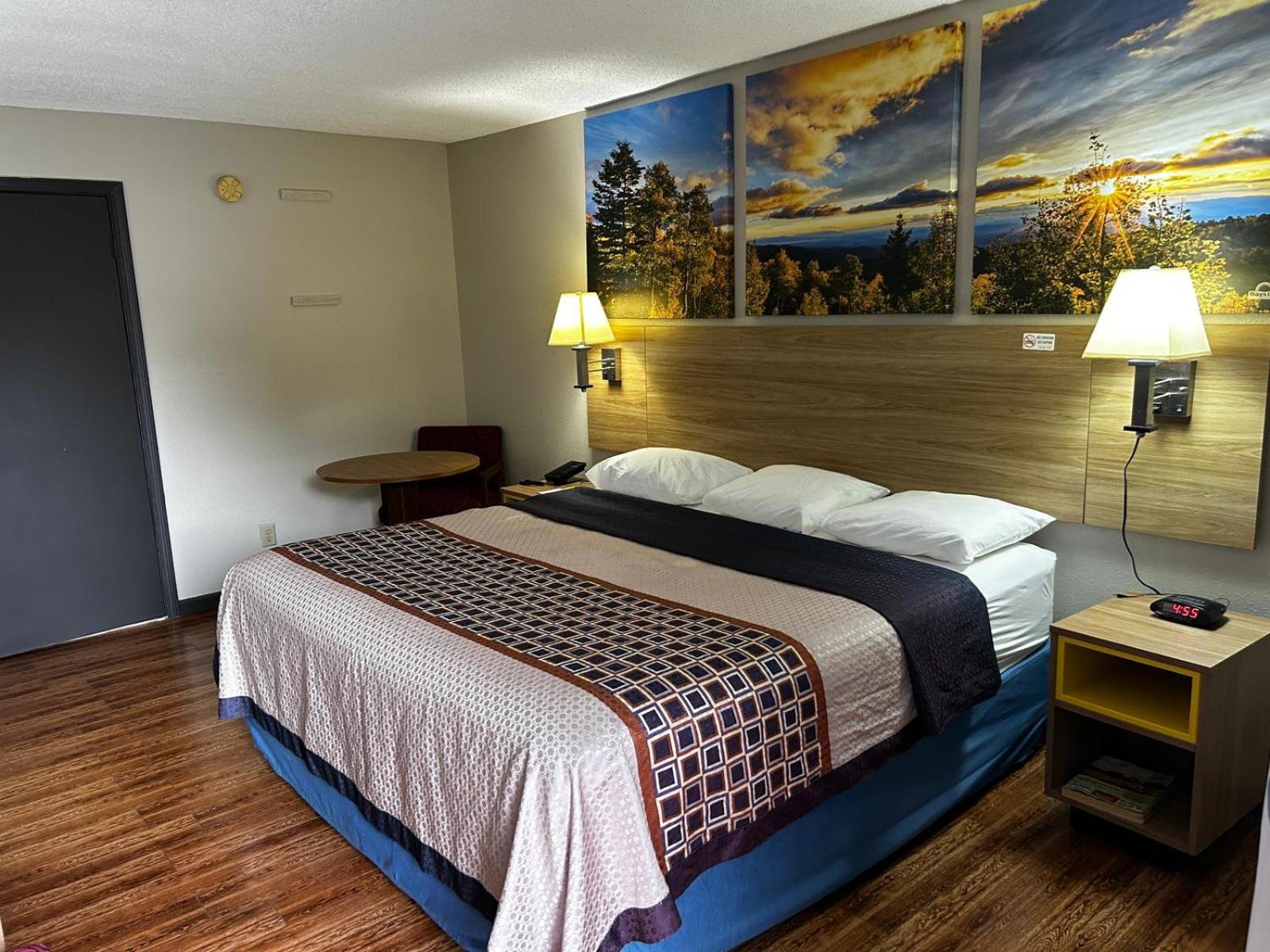 King Room - Mobility Access/Non-Smoking - Photo 5