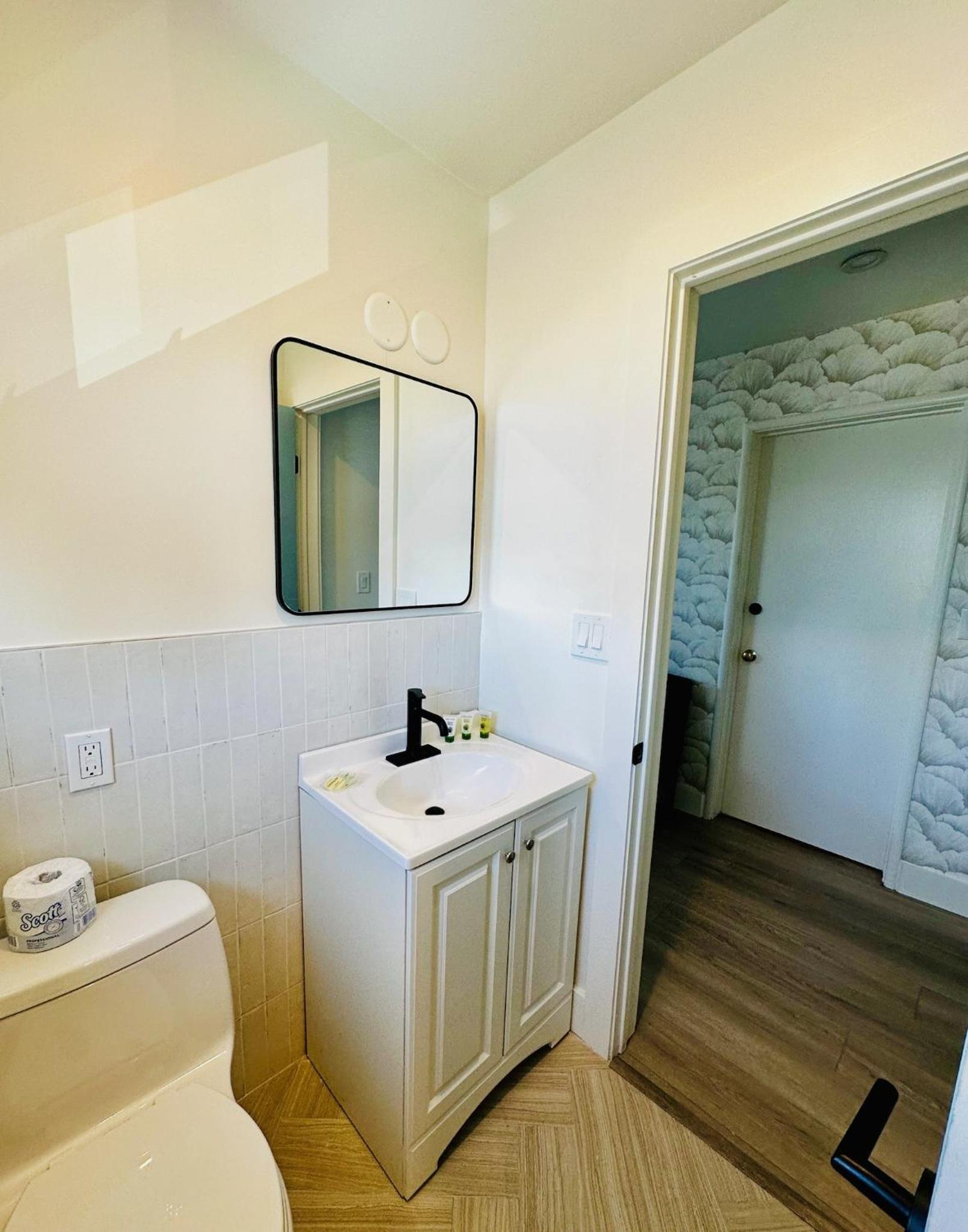 Queen Room - Photo 7
