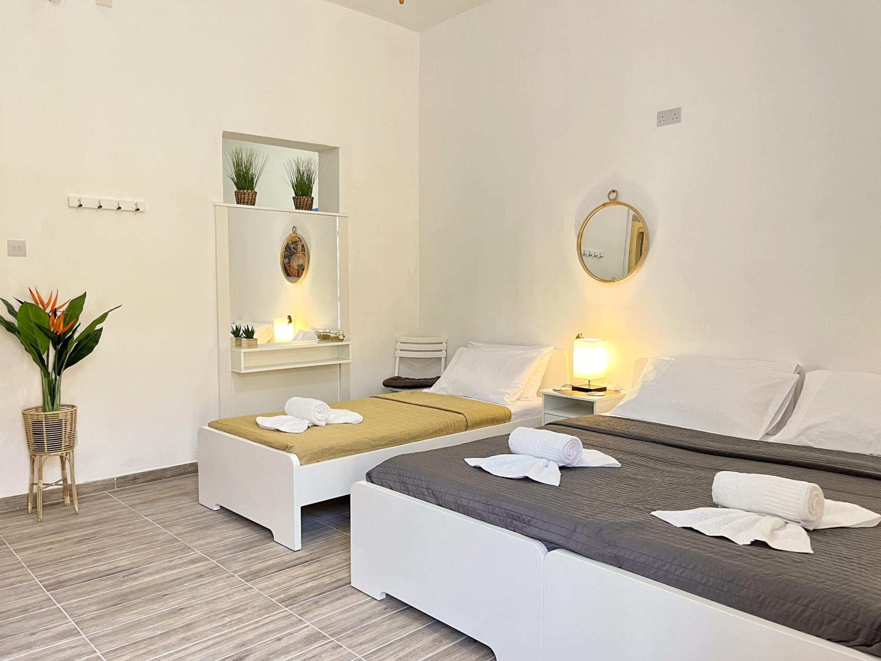 One-Bedroom Apartment with Balcony photo 1