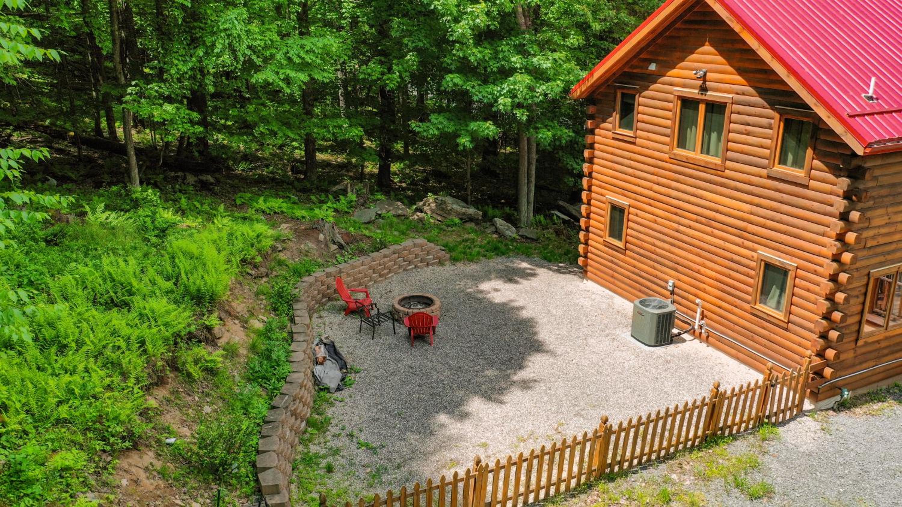 Five-Bedroom House photo 1