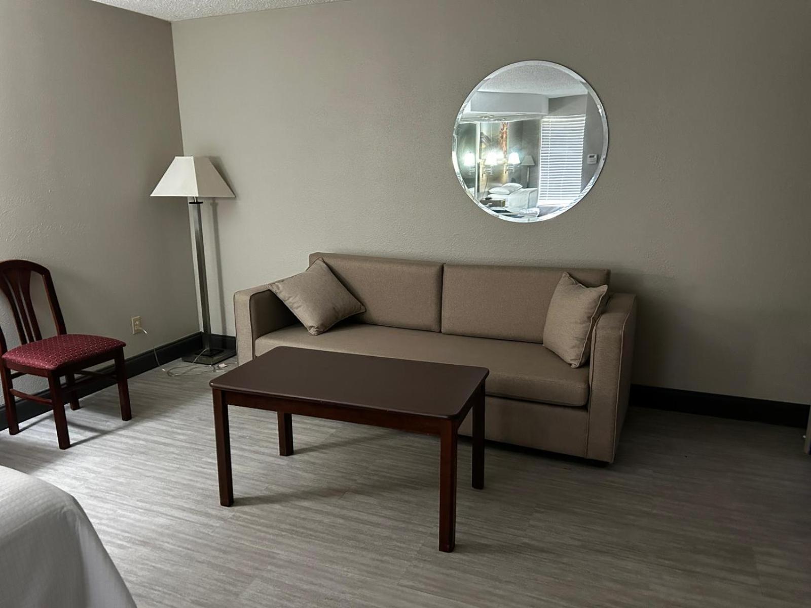 King Studio Suite - Non-Smoking - Photo 4