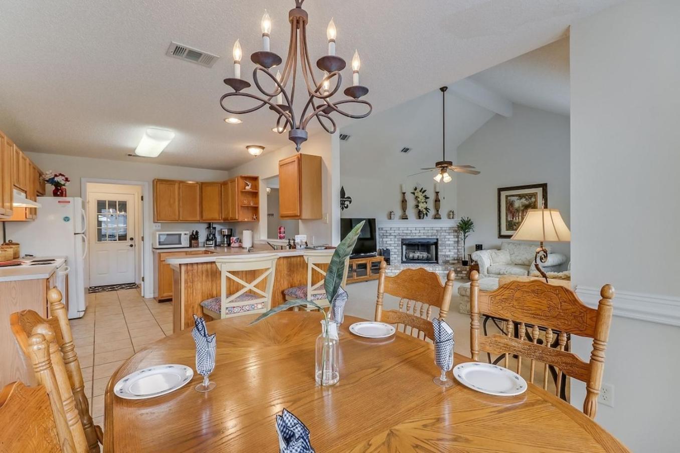Three-Bedroom House photo 2