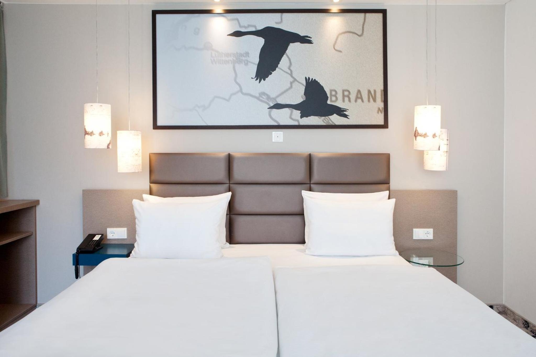 Premium King Room with Courtyard View - Photo 5