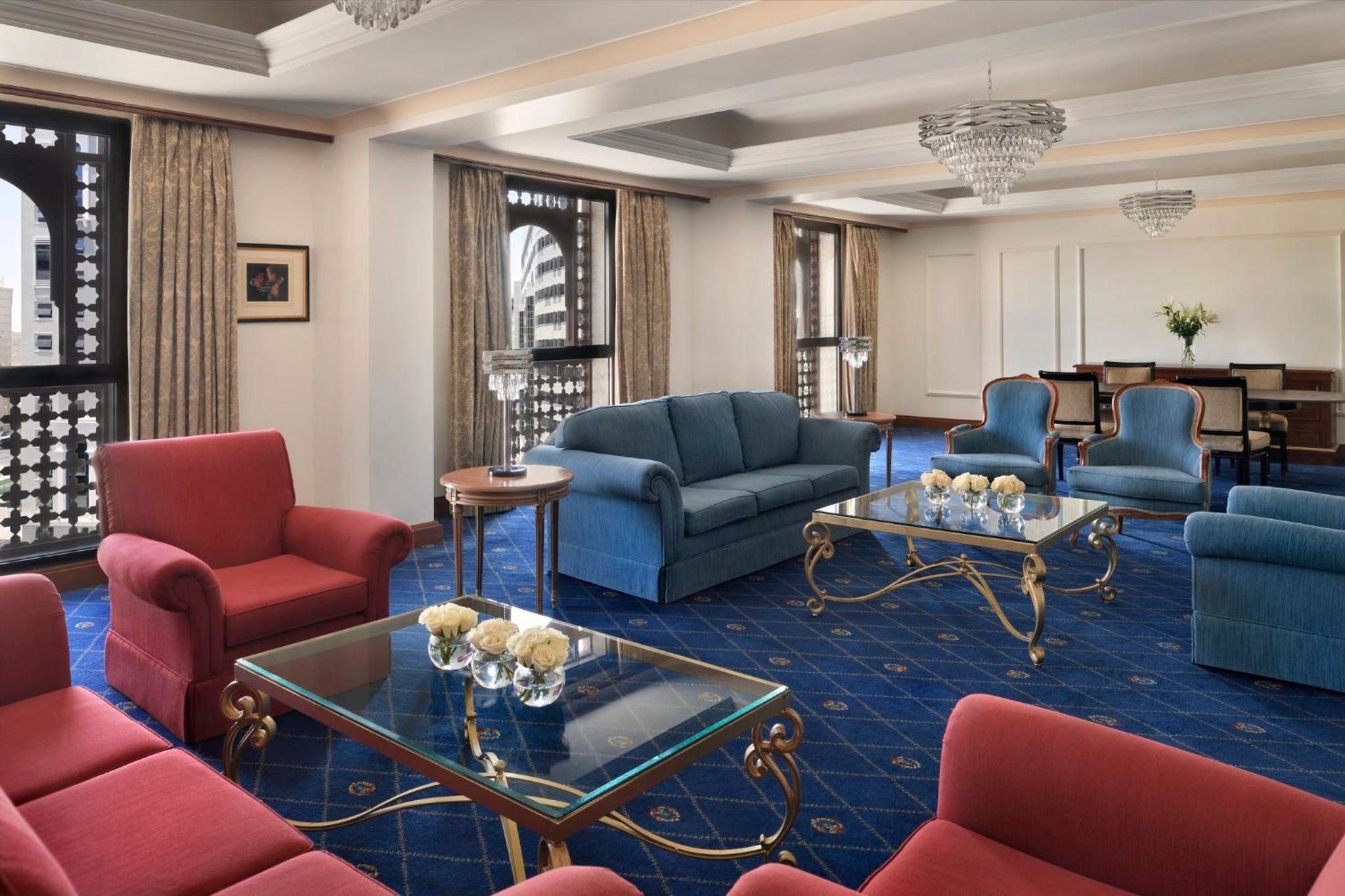 Three-Bedroom Presidential Suite with City View photo 2