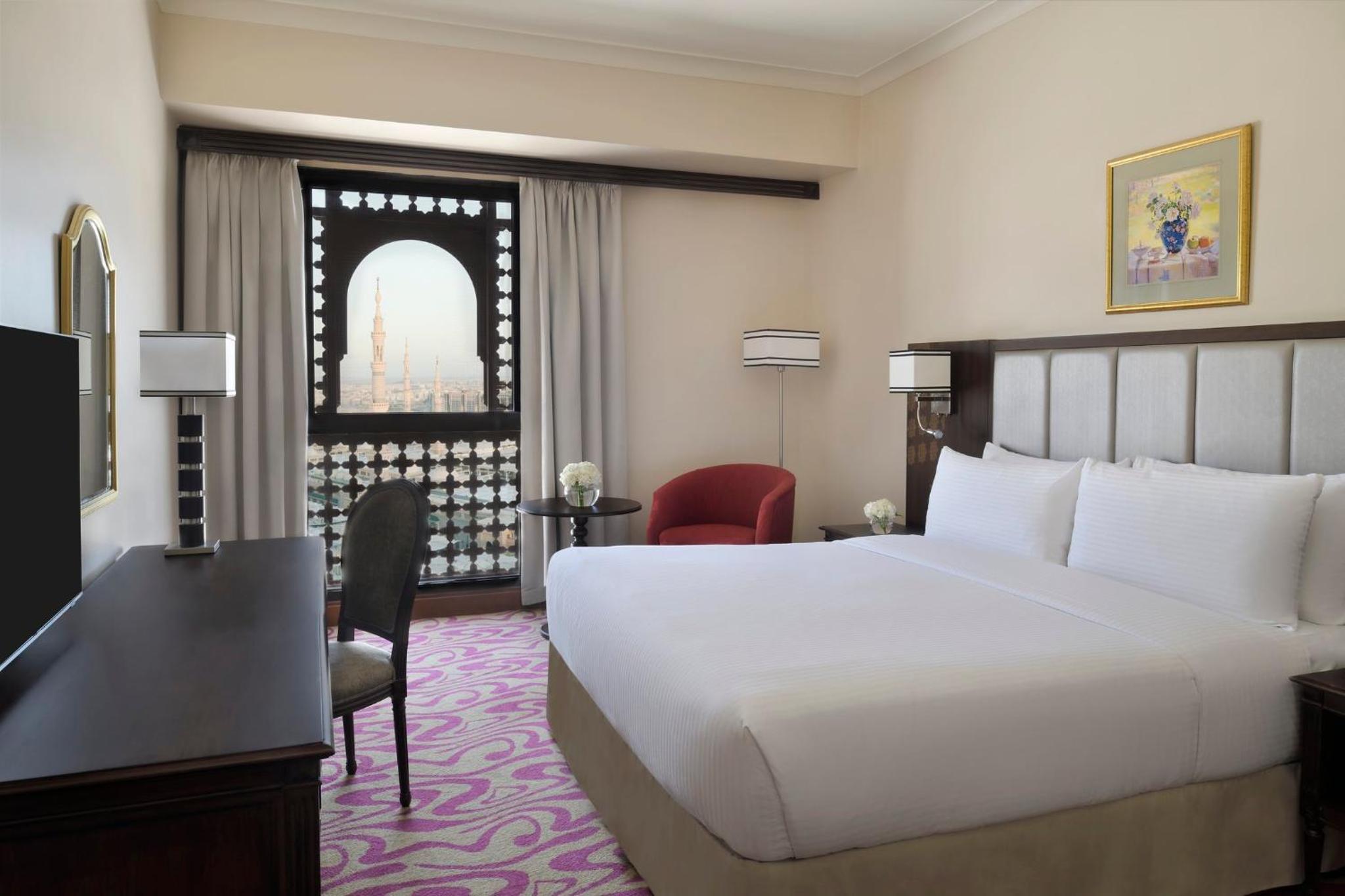Deluxe King Room with Haram View  - Photo 4