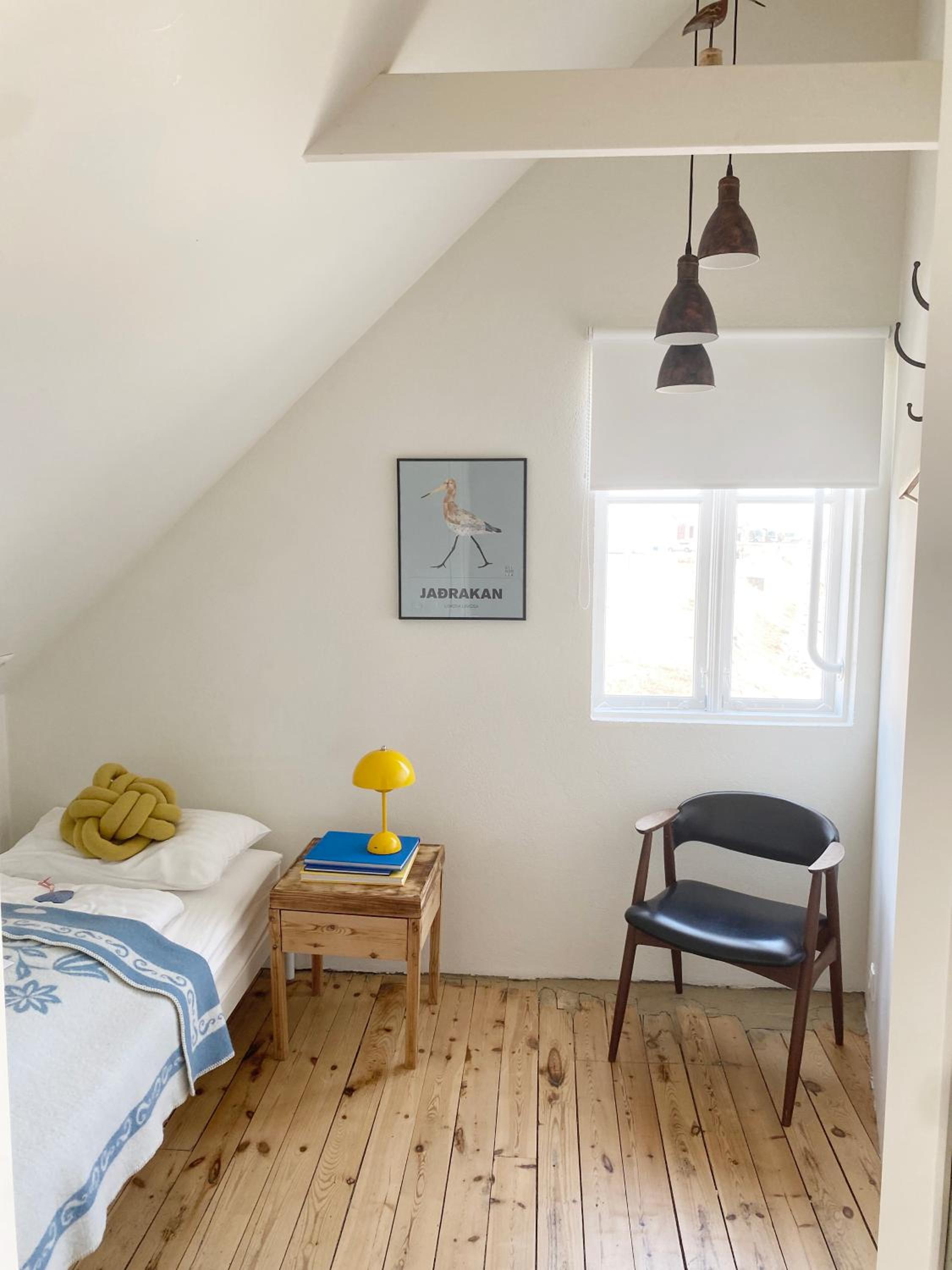 Single Room with Shared Bathroom