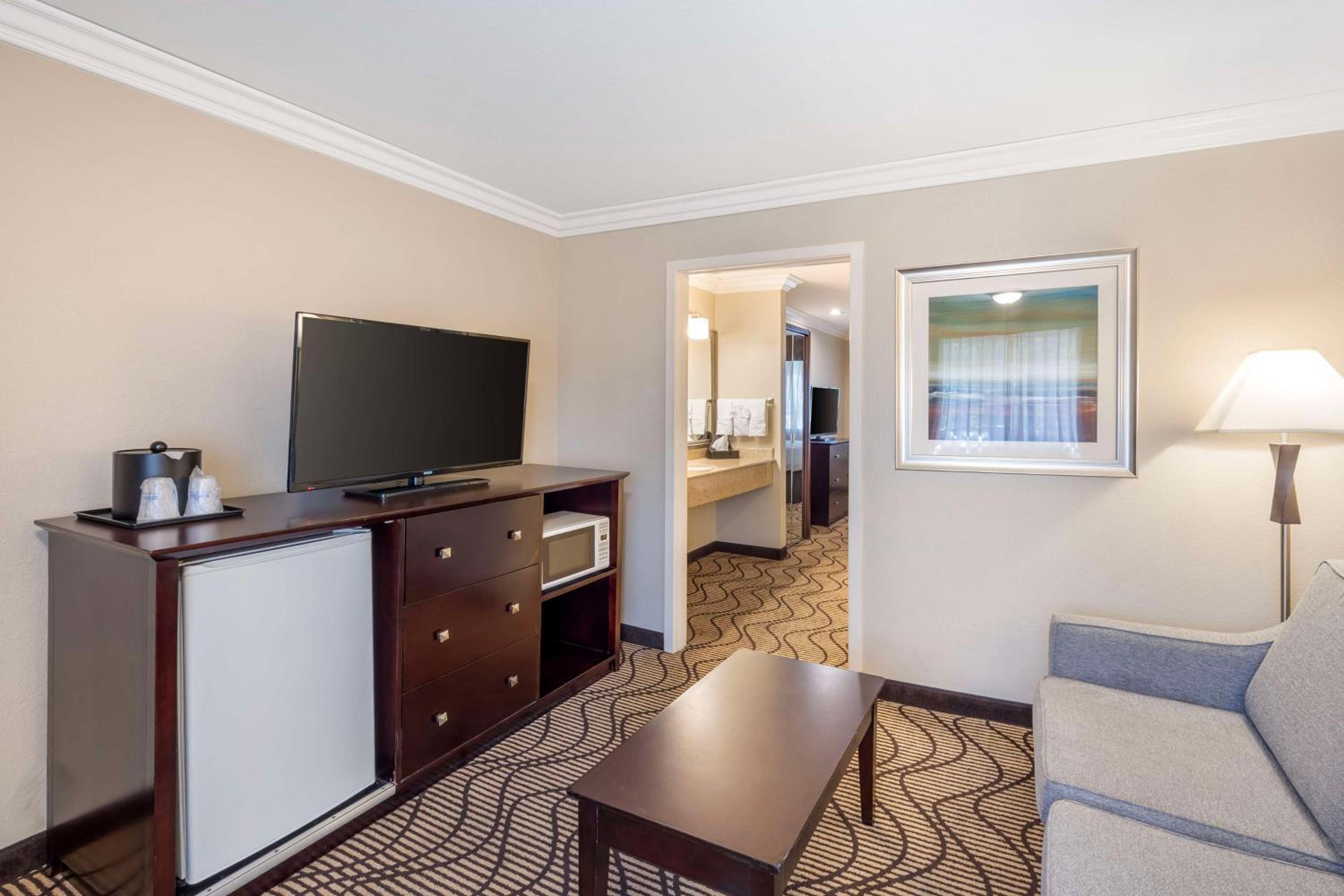 Suite with Two Double Beds - Photo 4