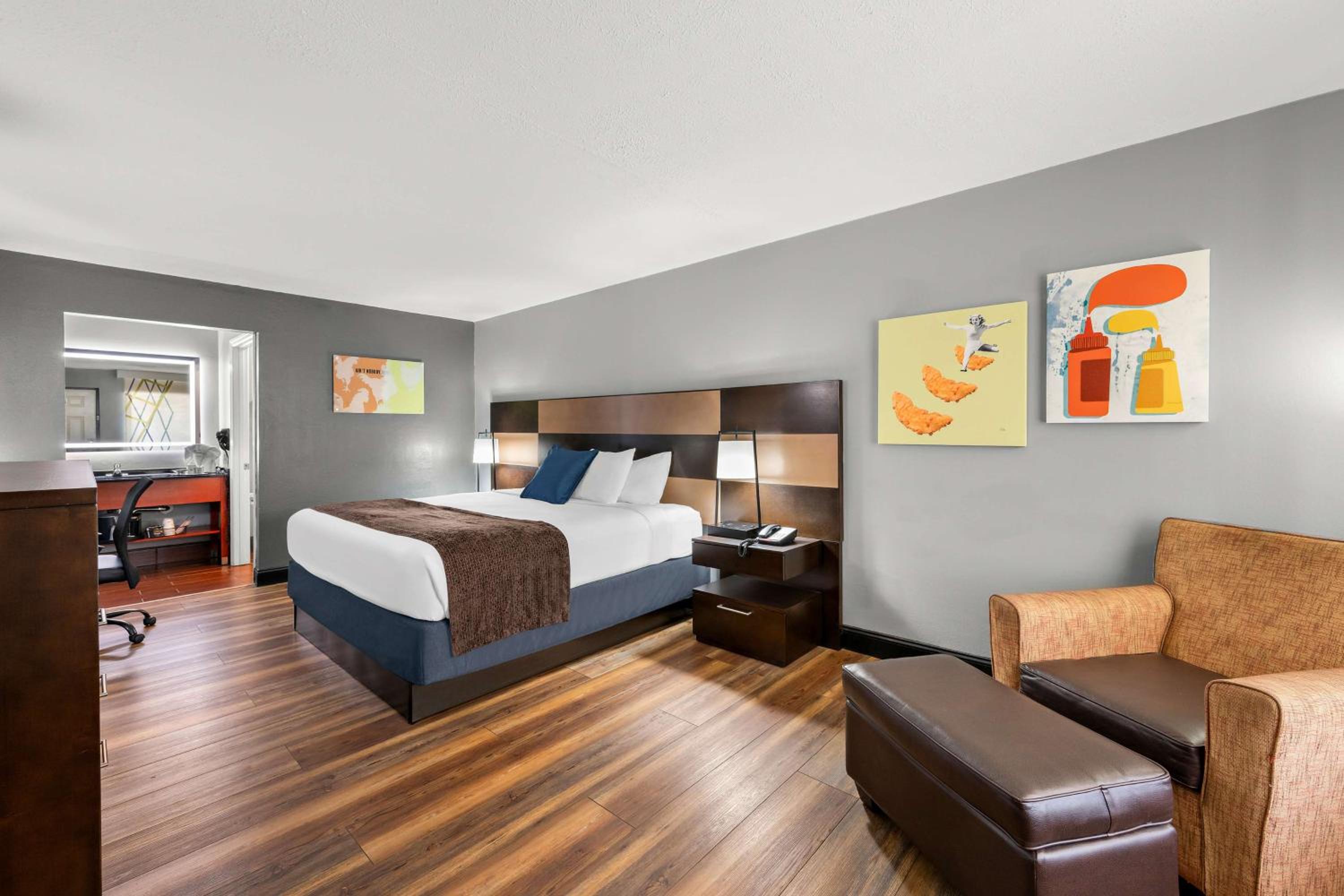 King Room - Upstairs/Non-Smoking photo 1