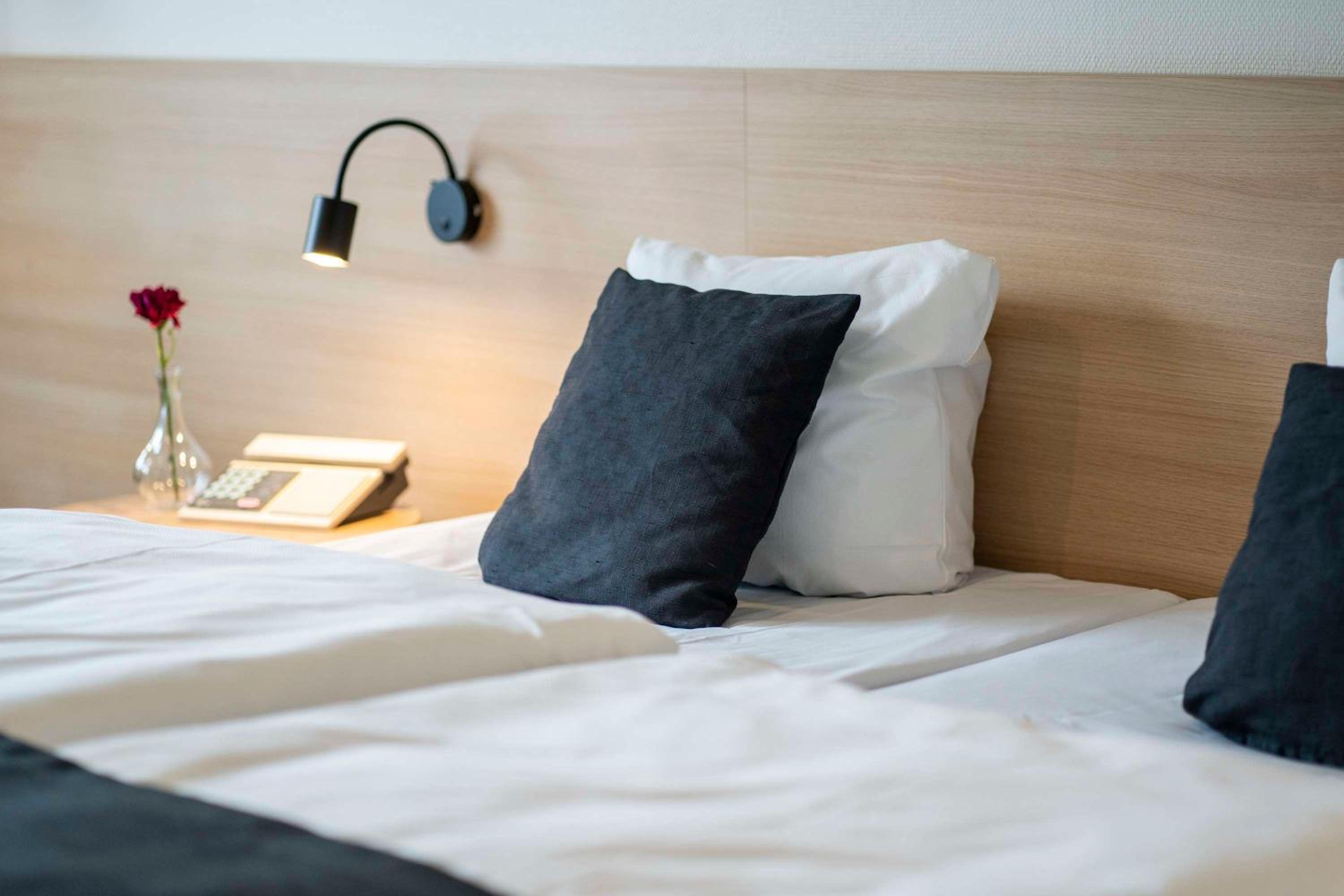 Standard Twin Room - Photo 6